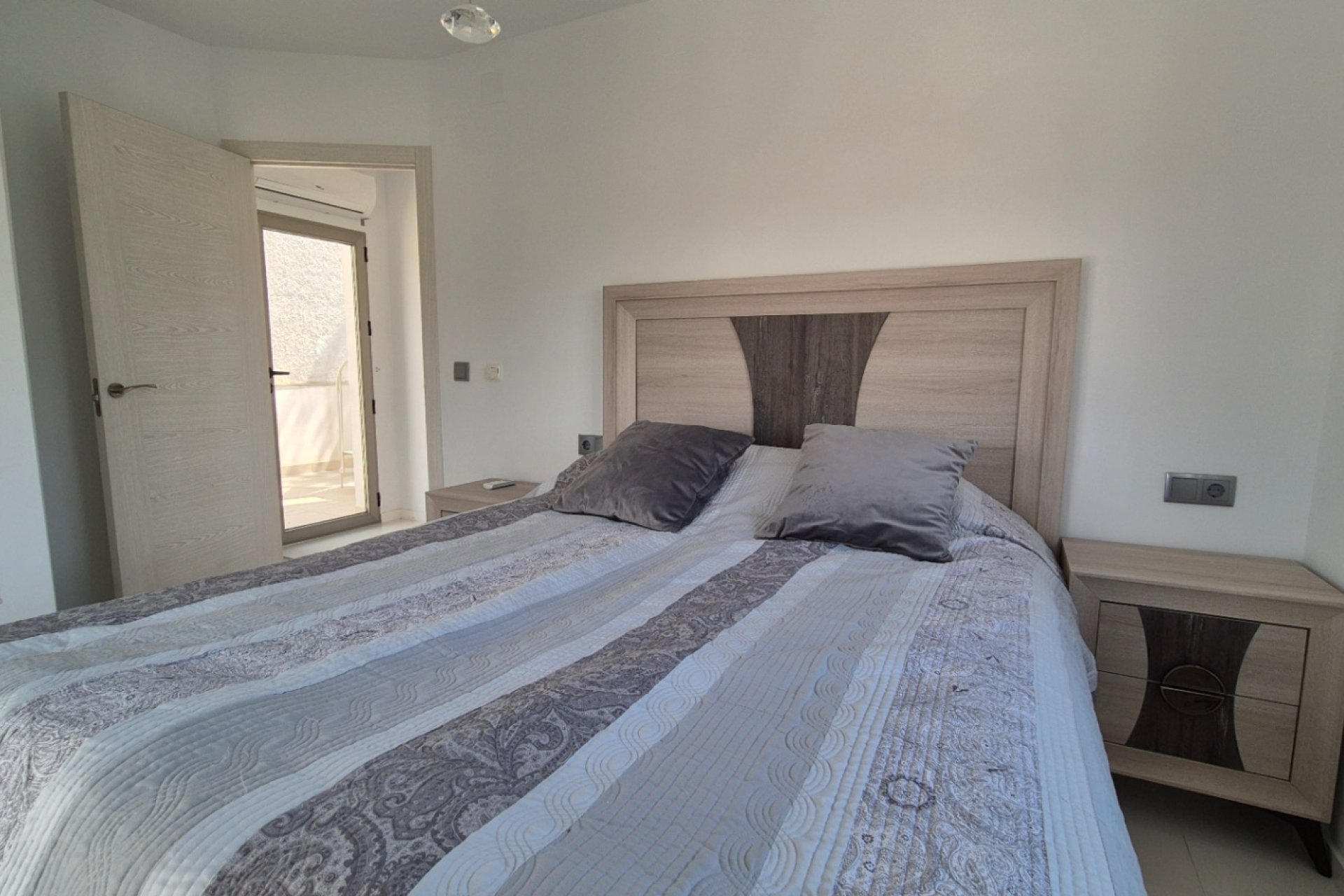 Segunda mano - Villa -
Torrevieja - Costa Blanca