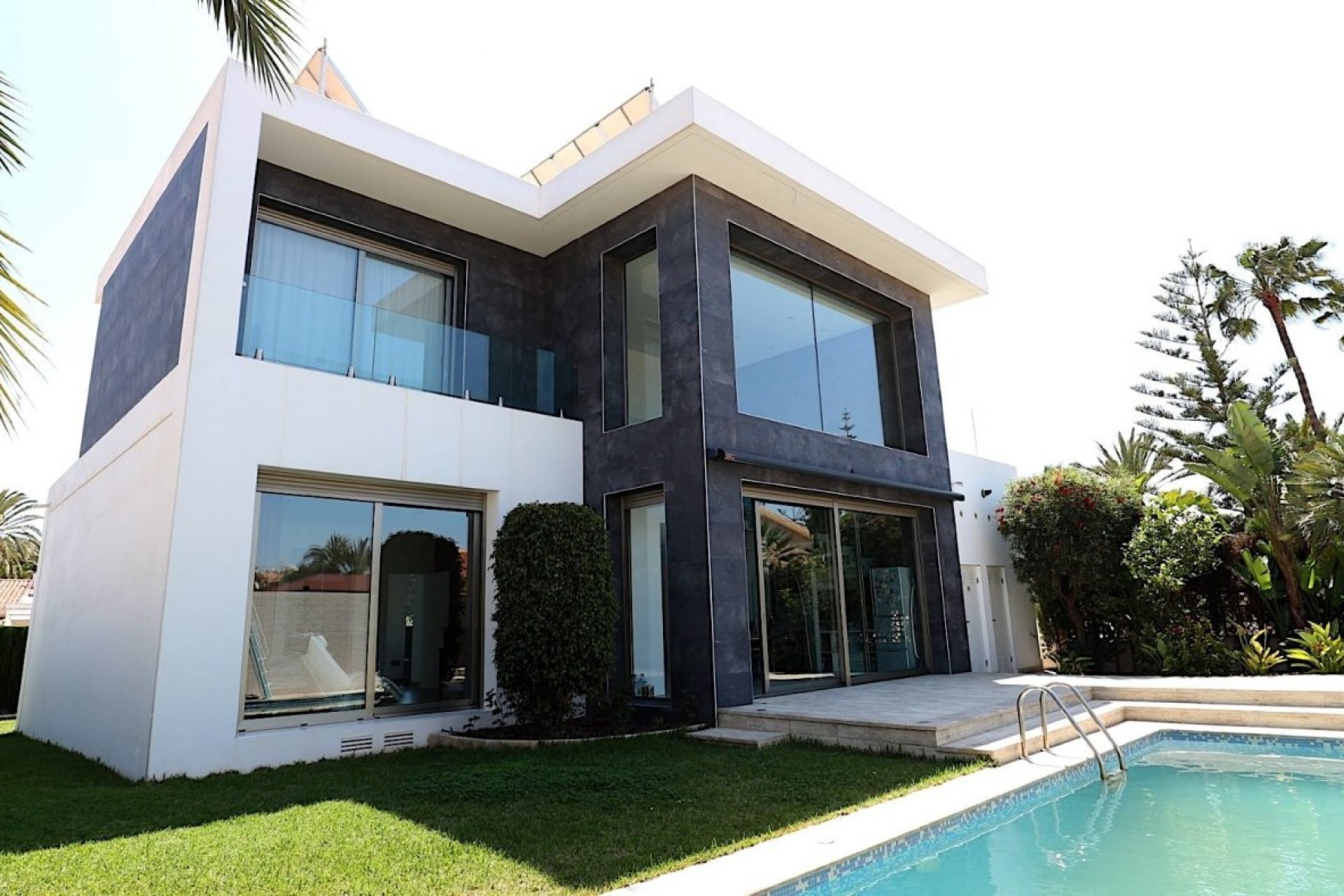Segunda mano - Villa -
Torrevieja - Costa Blanca