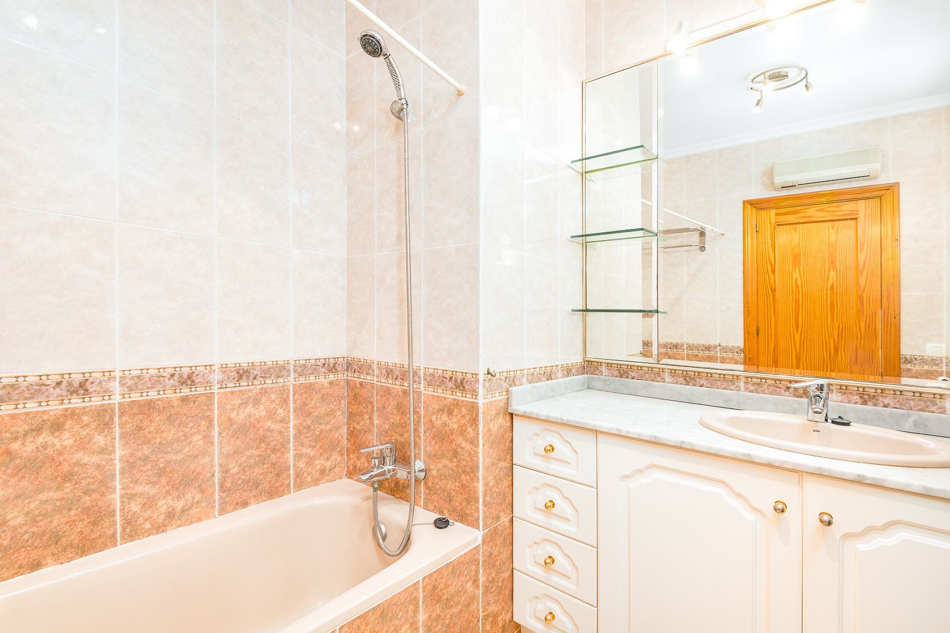 Segunda mano - Villa -
Torrevieja - Costa Blanca