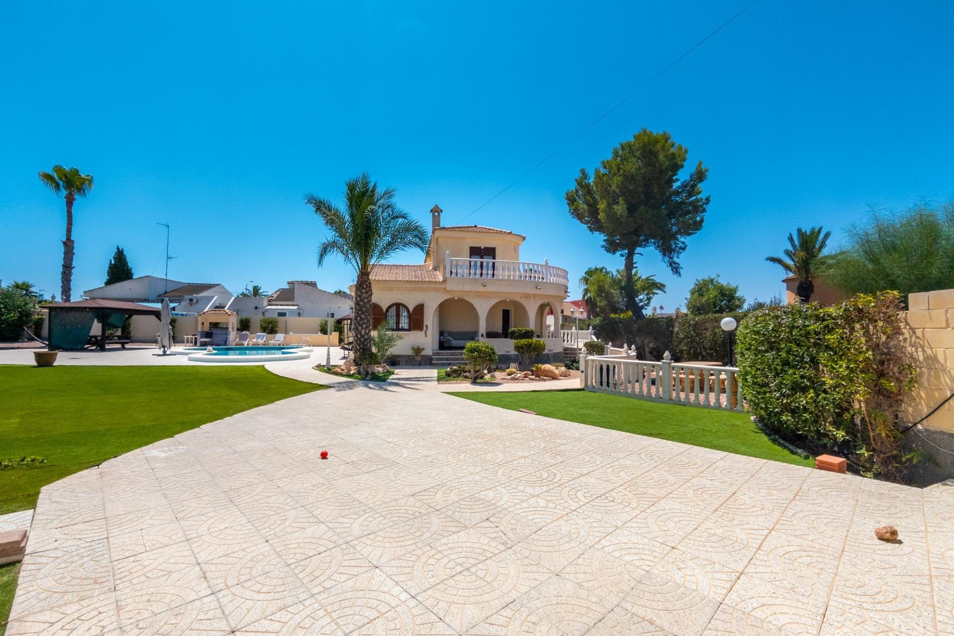 Segunda mano - Villa -
Torrevieja - El Chaparral