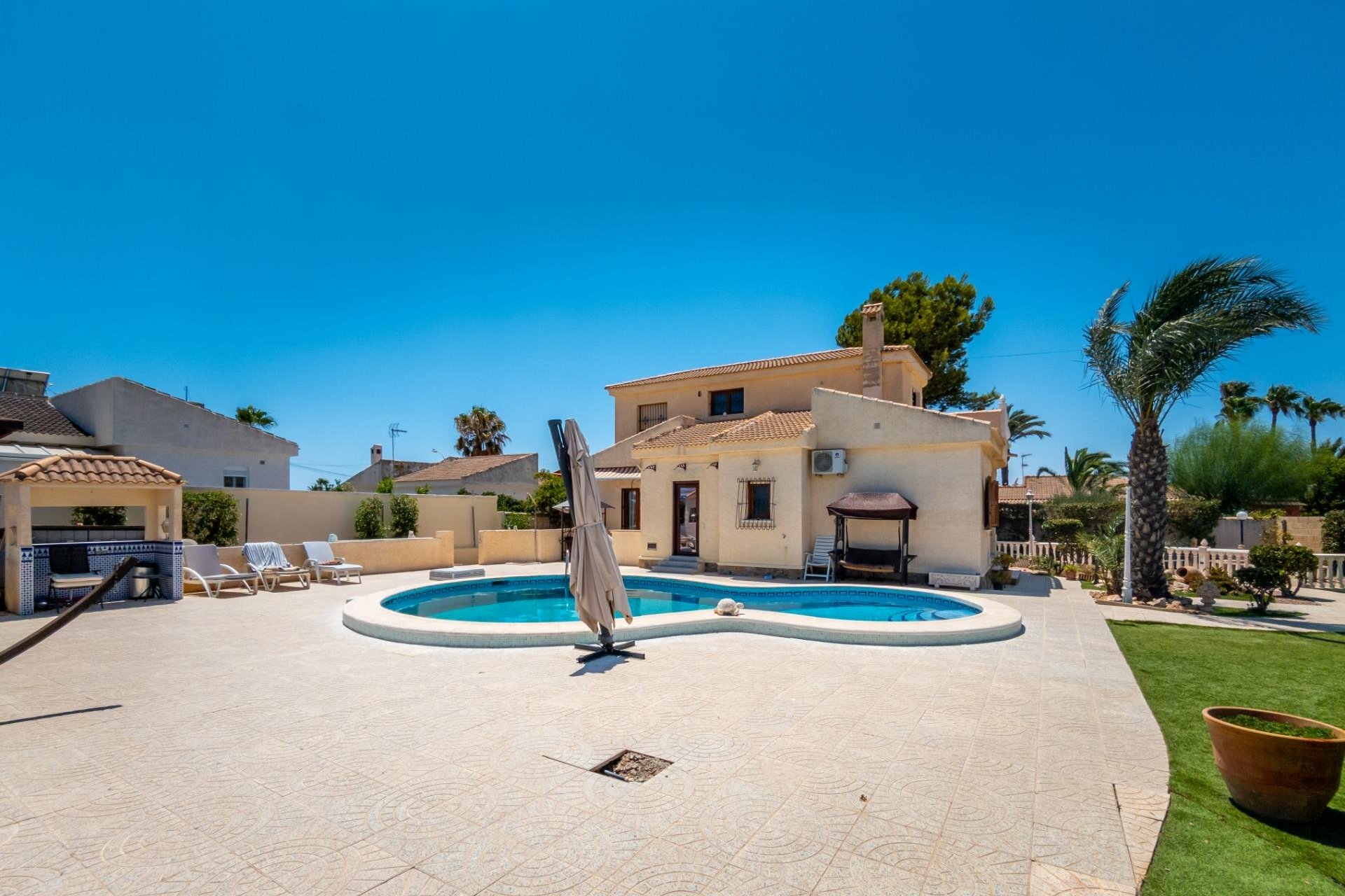 Segunda mano - Villa -
Torrevieja - El Chaparral