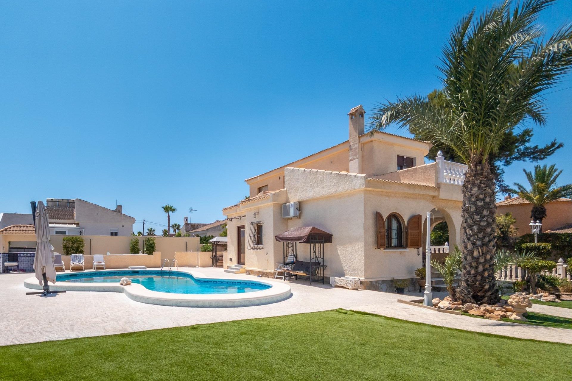 Segunda mano - Villa -
Torrevieja - El Chaparral
