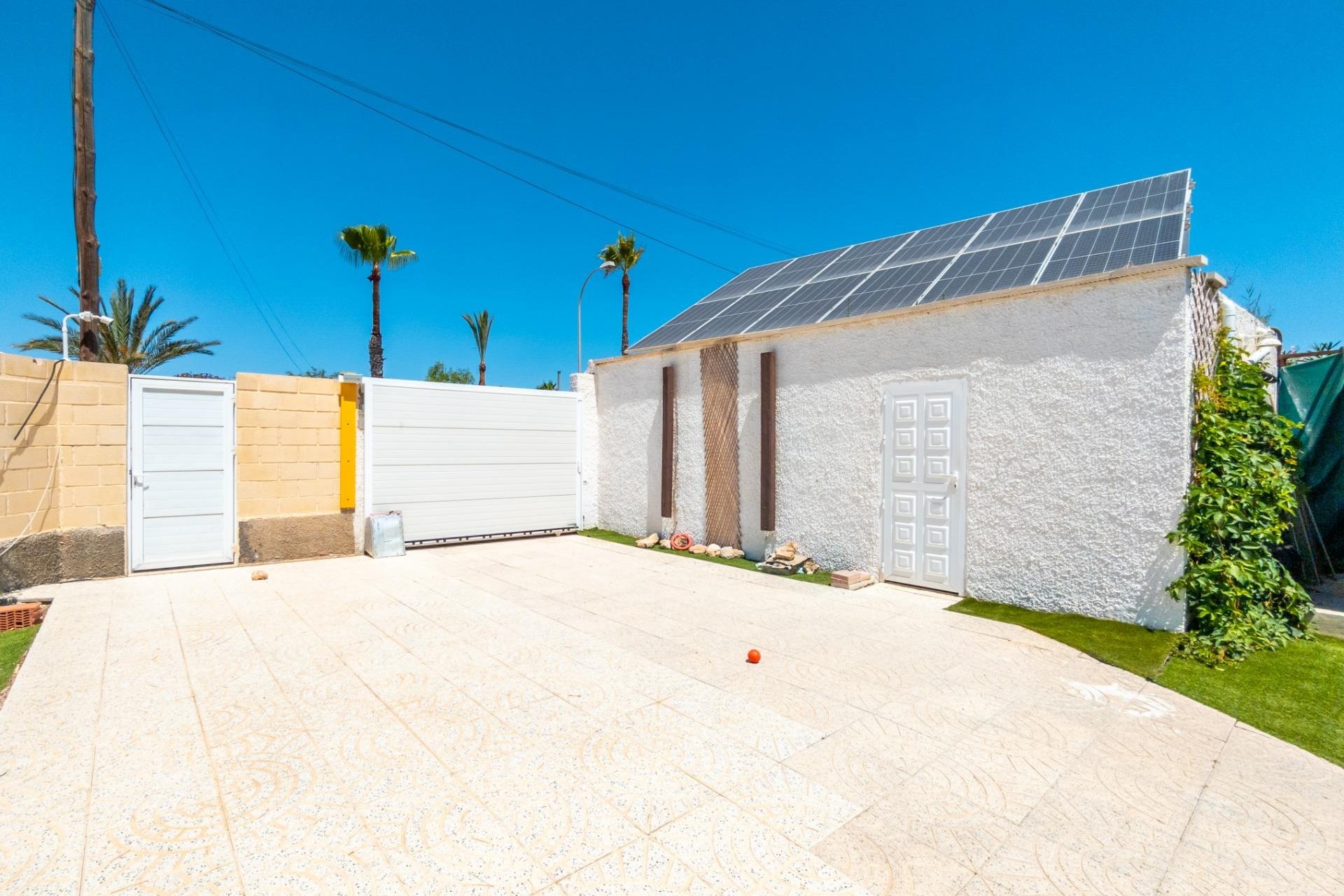 Segunda mano - Villa -
Torrevieja - El Chaparral