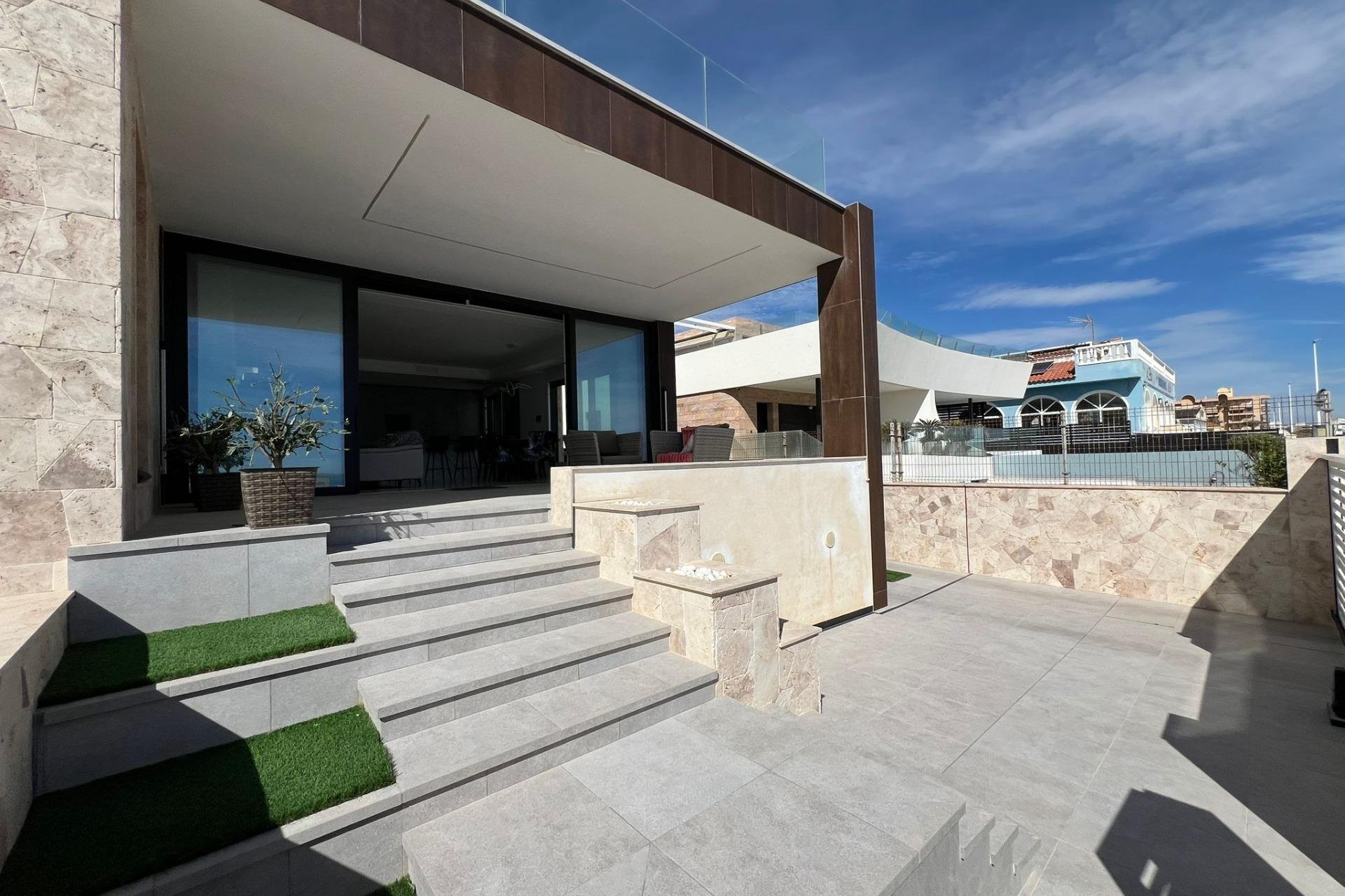 Segunda mano - Villa -
Torrevieja - La Mata