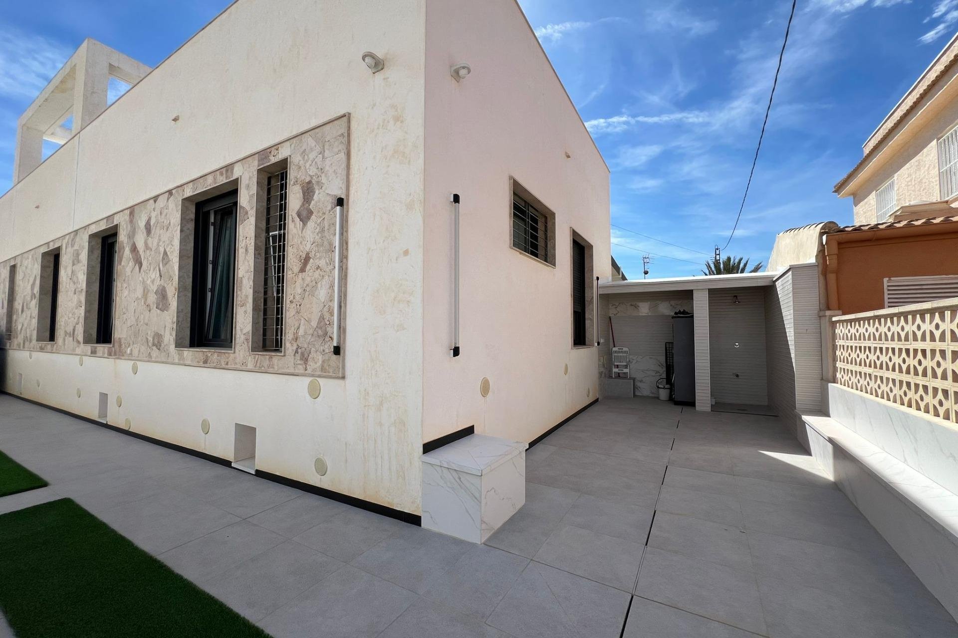 Segunda mano - Villa -
Torrevieja - La Mata