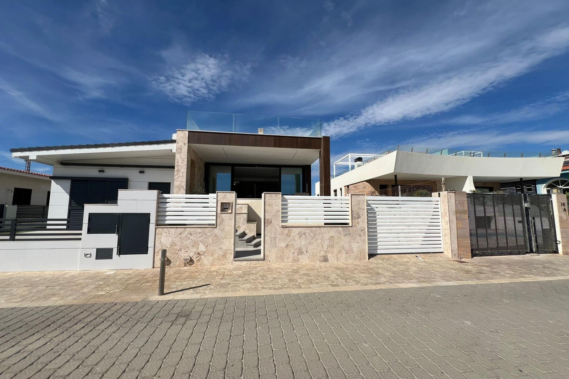 Segunda mano - Villa -
Torrevieja - La Mata