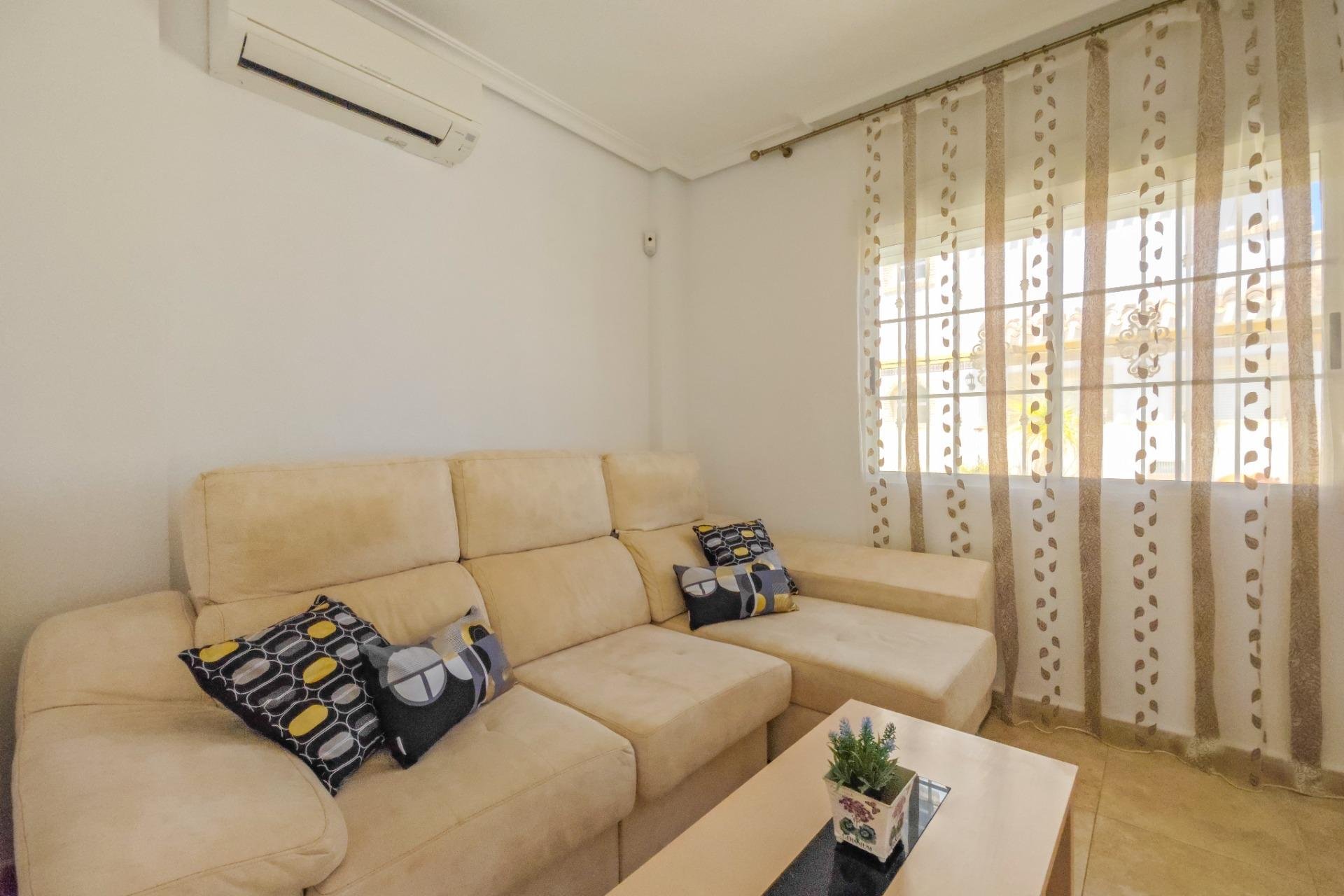 Segunda mano - Villa -
Torrevieja - La Mata