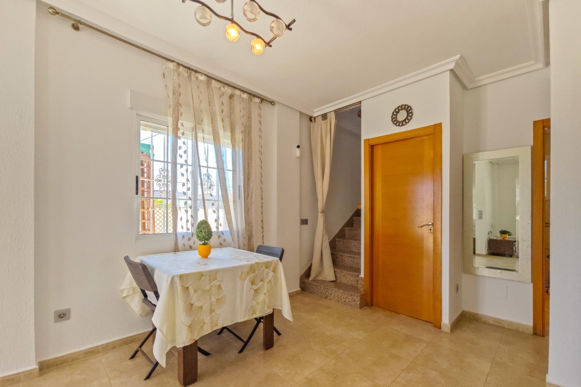 Segunda mano - Villa -
Torrevieja - La Mata