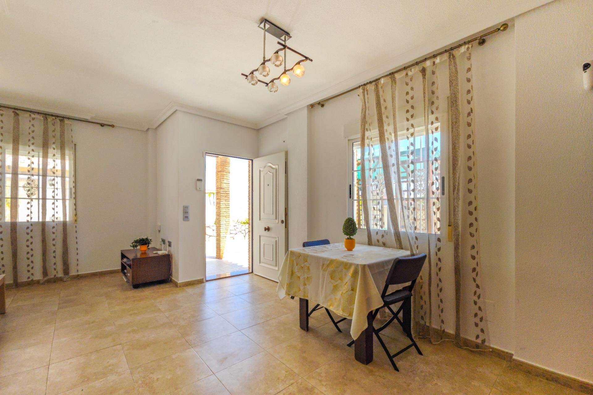 Segunda mano - Villa -
Torrevieja - La Mata
