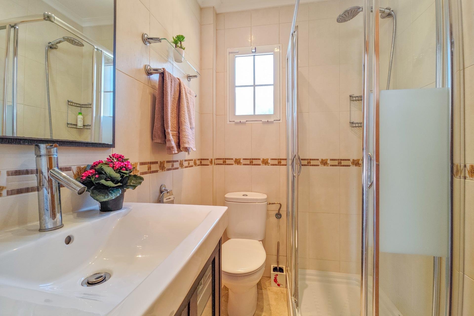 Segunda mano - Villa -
Torrevieja - La Mata