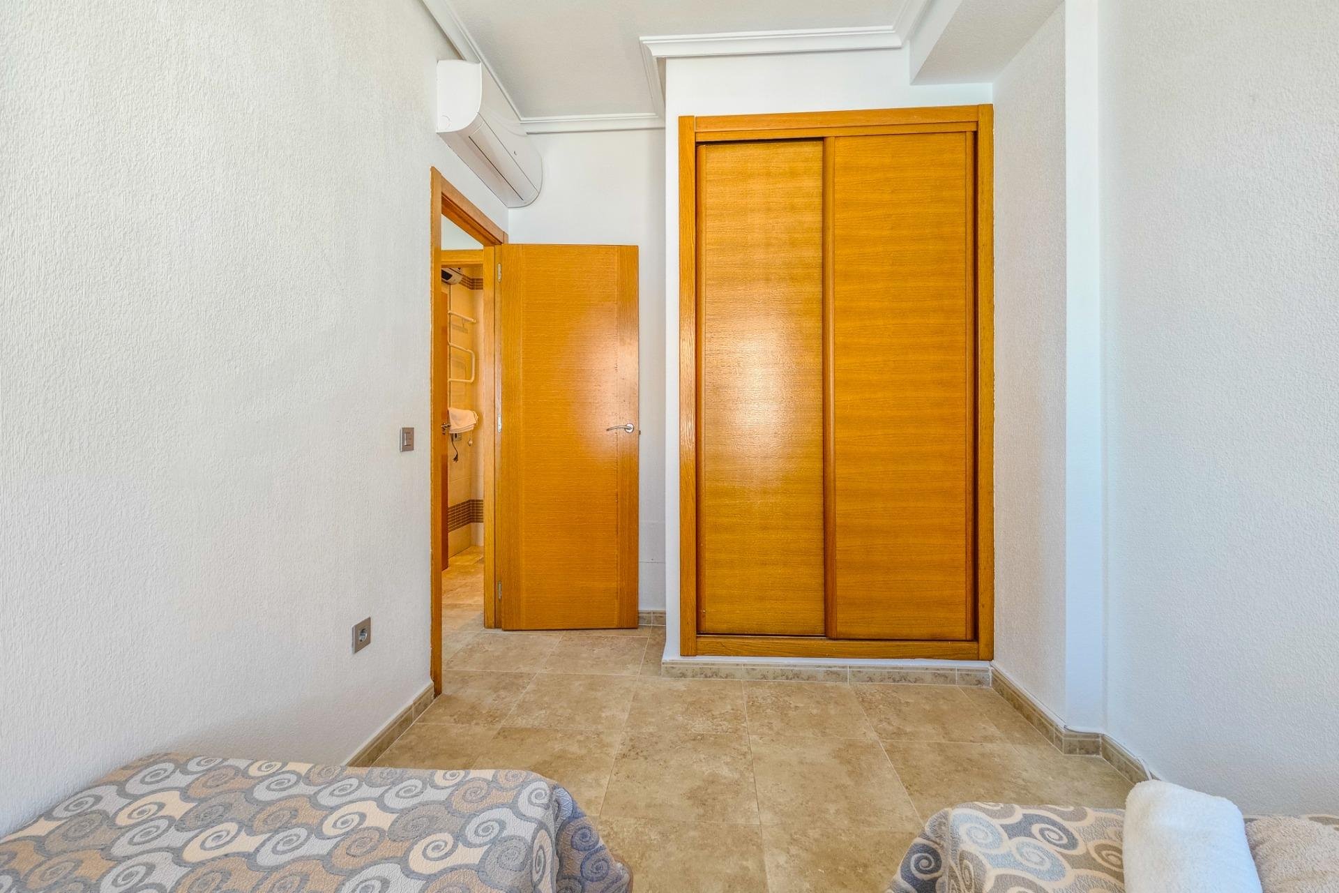Segunda mano - Villa -
Torrevieja - La Mata