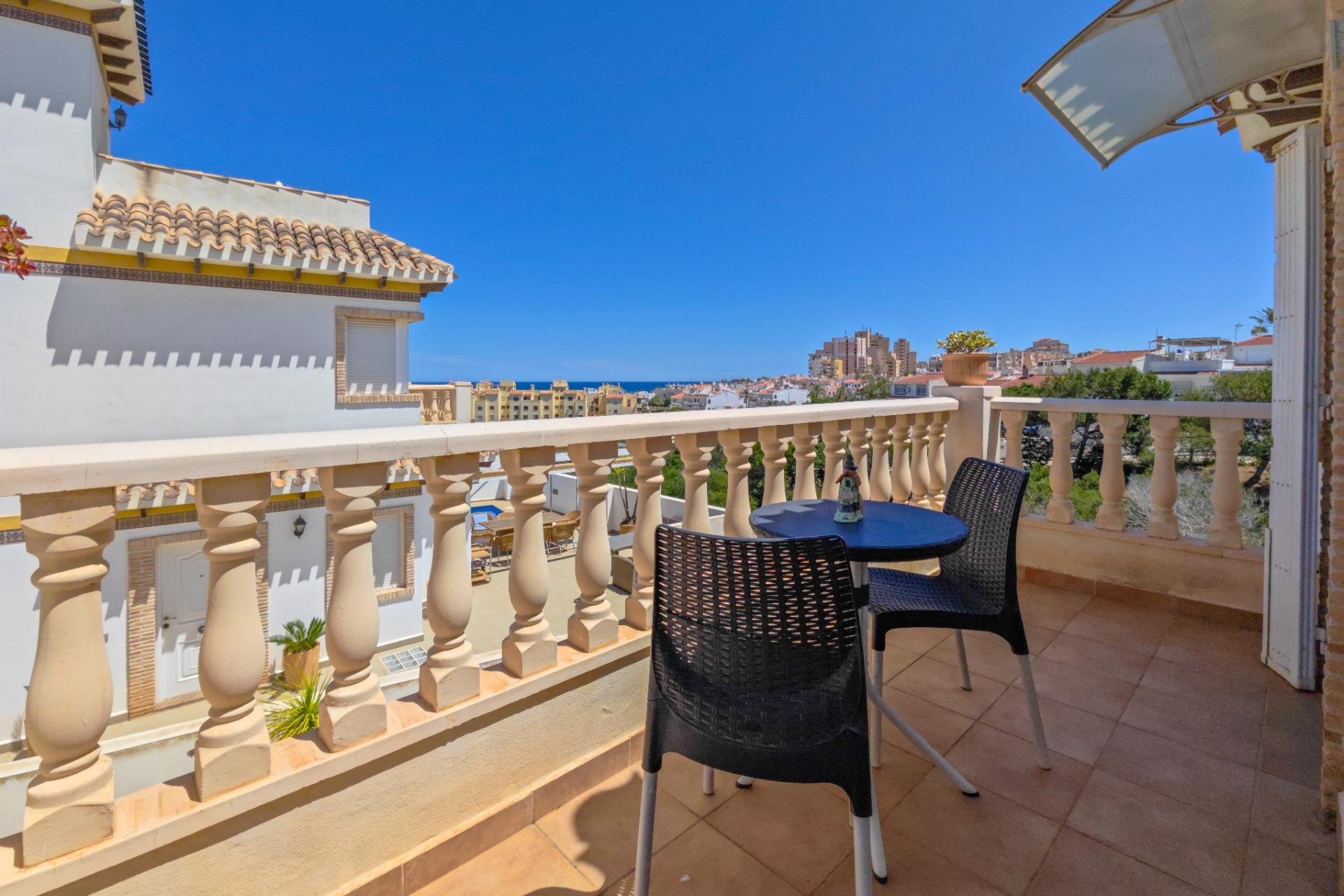 Segunda mano - Villa -
Torrevieja - La Mata