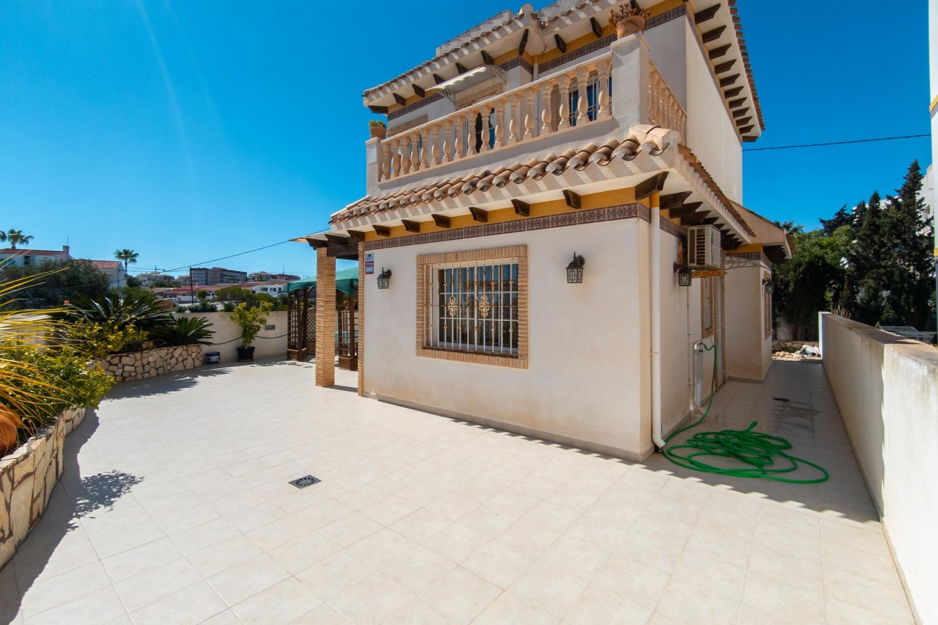 Segunda mano - Villa -
Torrevieja - La Mata