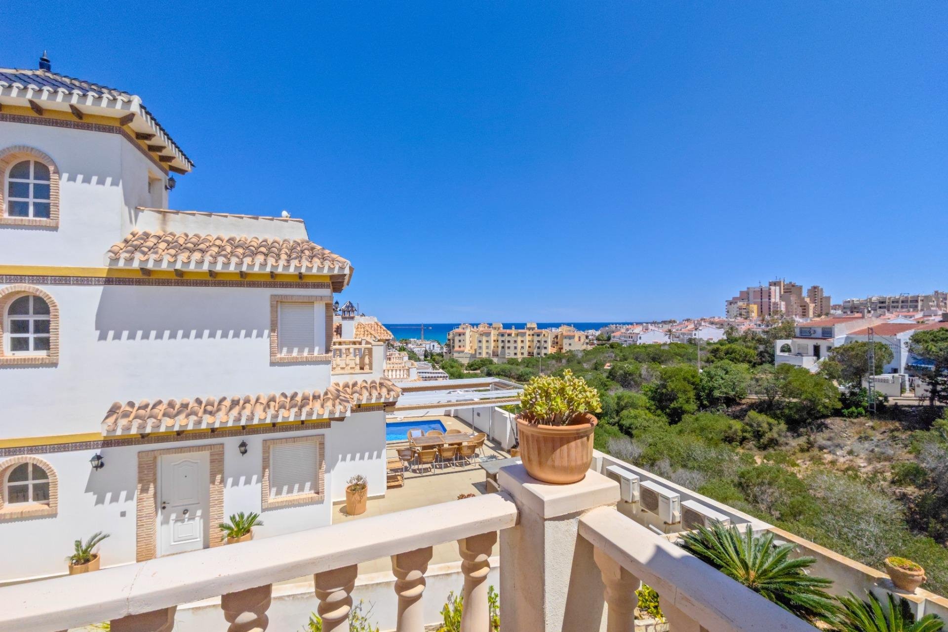 Segunda mano - Villa -
Torrevieja - La Mata