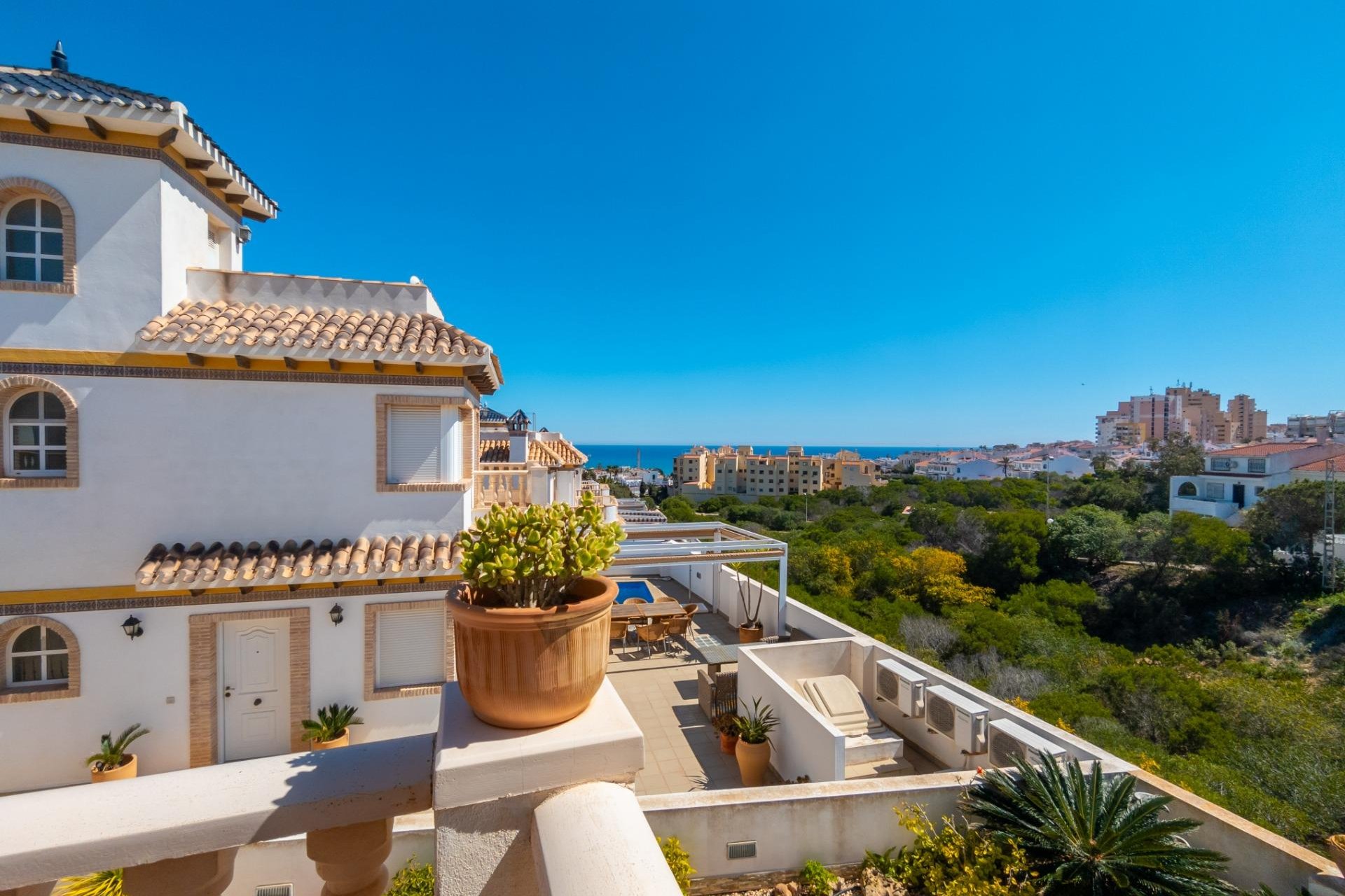 Segunda mano - Villa -
Torrevieja - La Mata