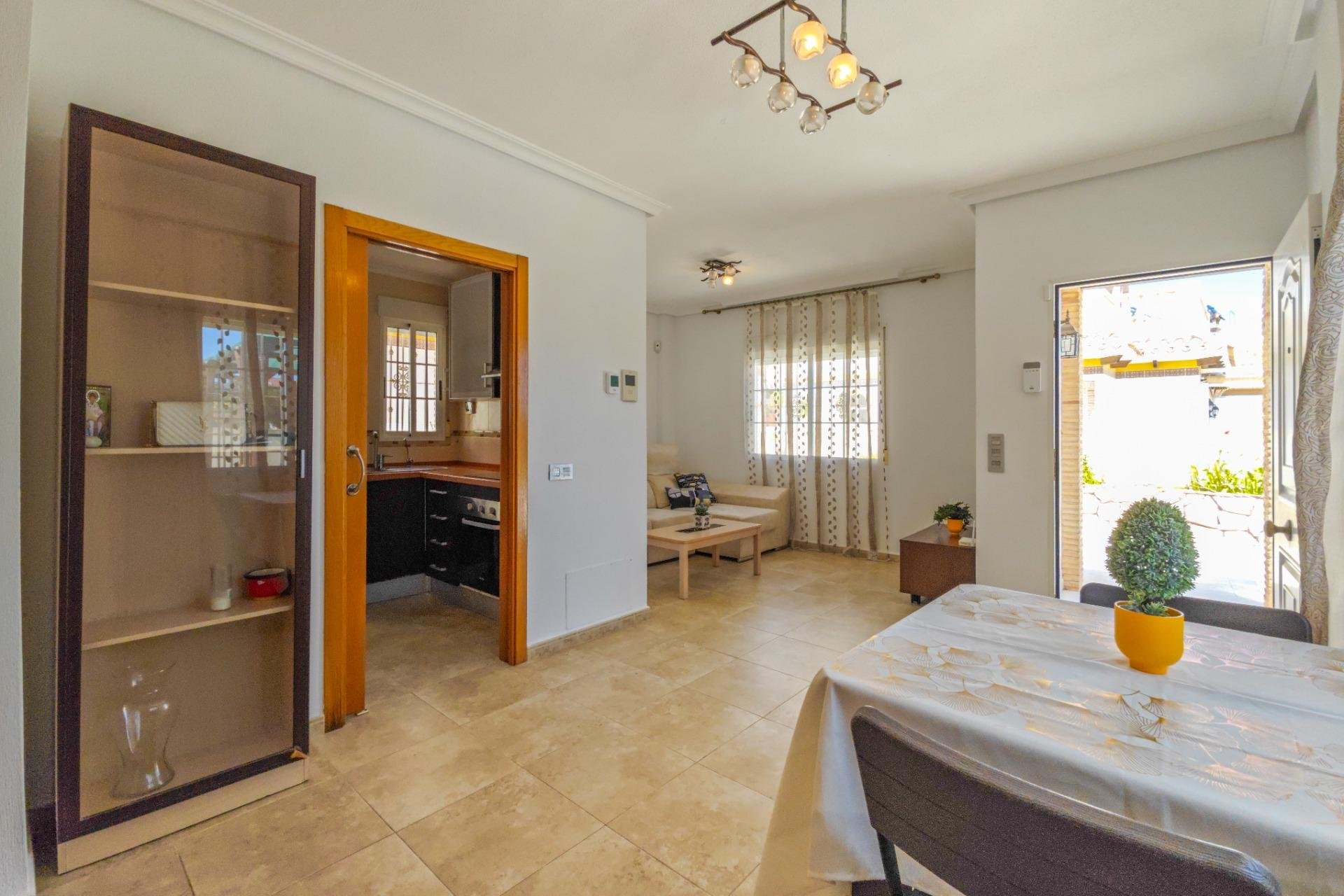 Segunda mano - Villa -
Torrevieja - La Mata