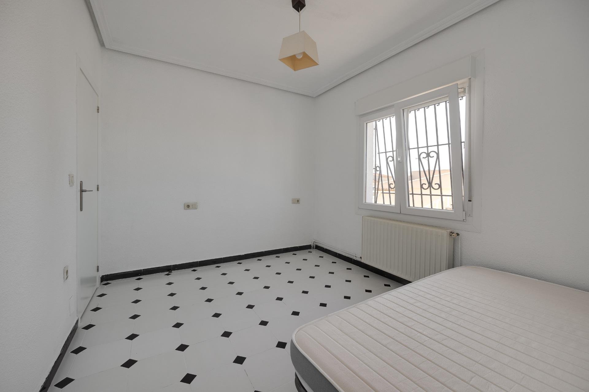 Segunda mano - Villa -
Torrevieja - La Siesta - El Salado - Torreta