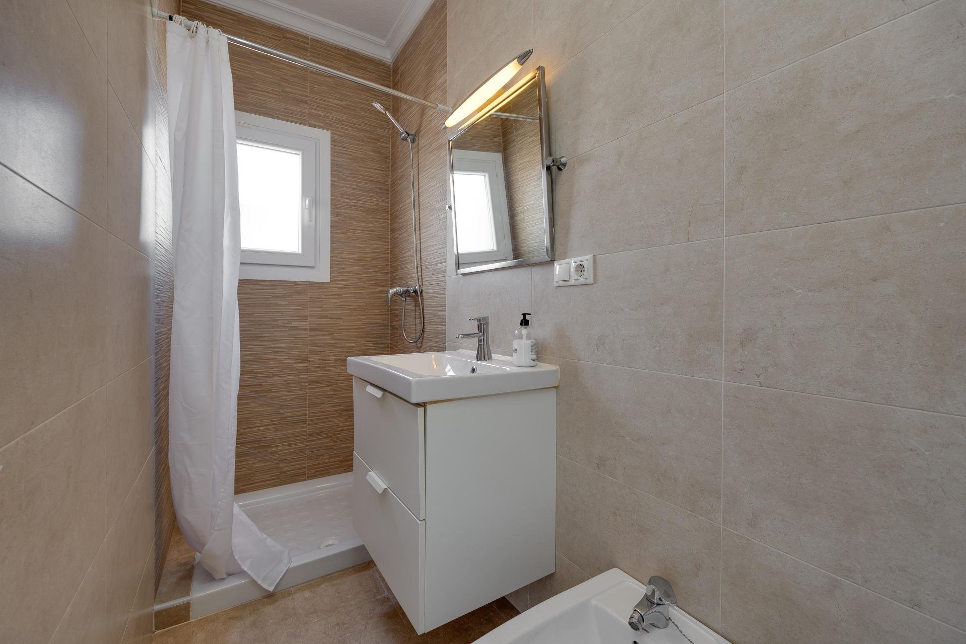 Segunda mano - Villa -
Torrevieja - La Siesta - El Salado - Torreta