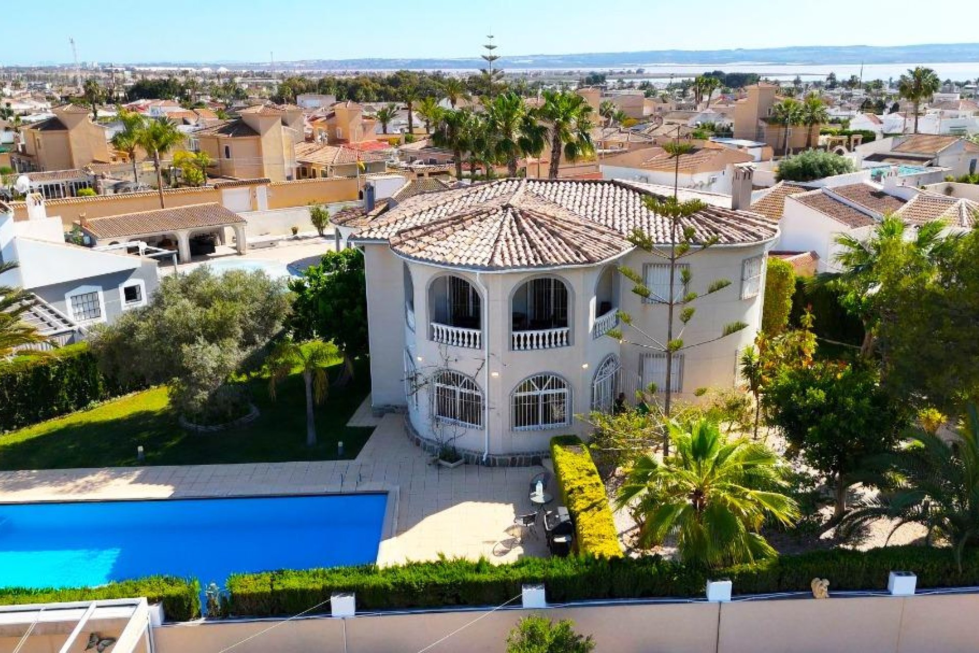 Segunda mano - Villa -
Torrevieja - La Siesta