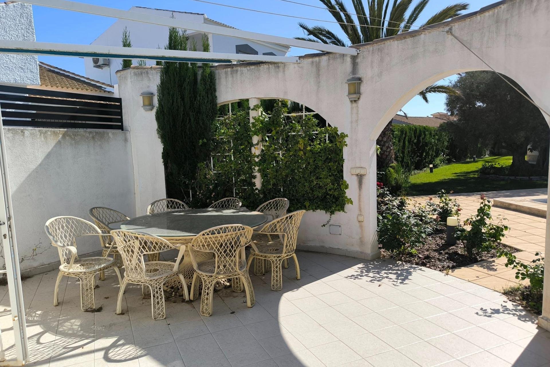 Segunda mano - Villa -
Torrevieja - La Siesta
