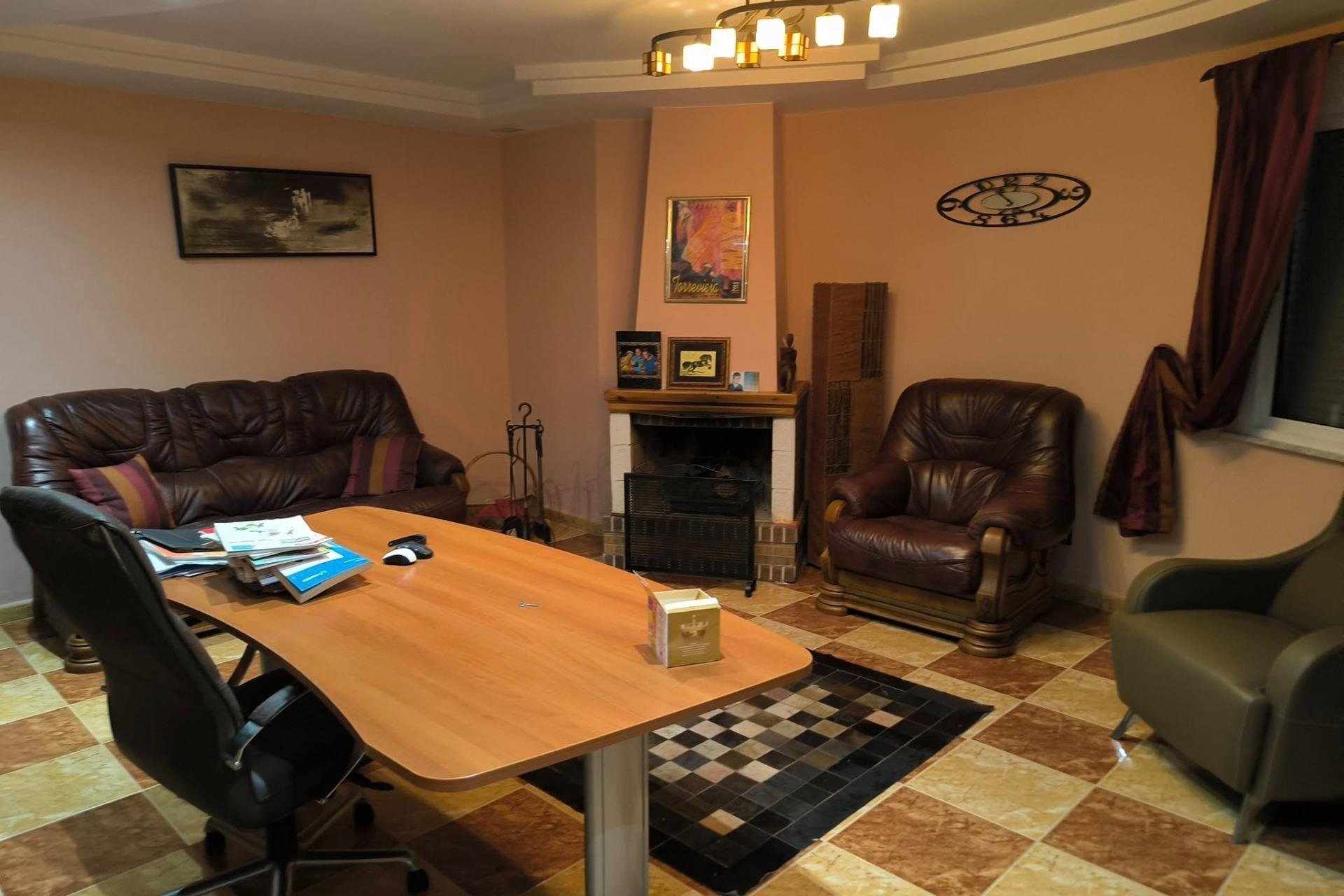 Segunda mano - Villa -
Torrevieja - La Siesta