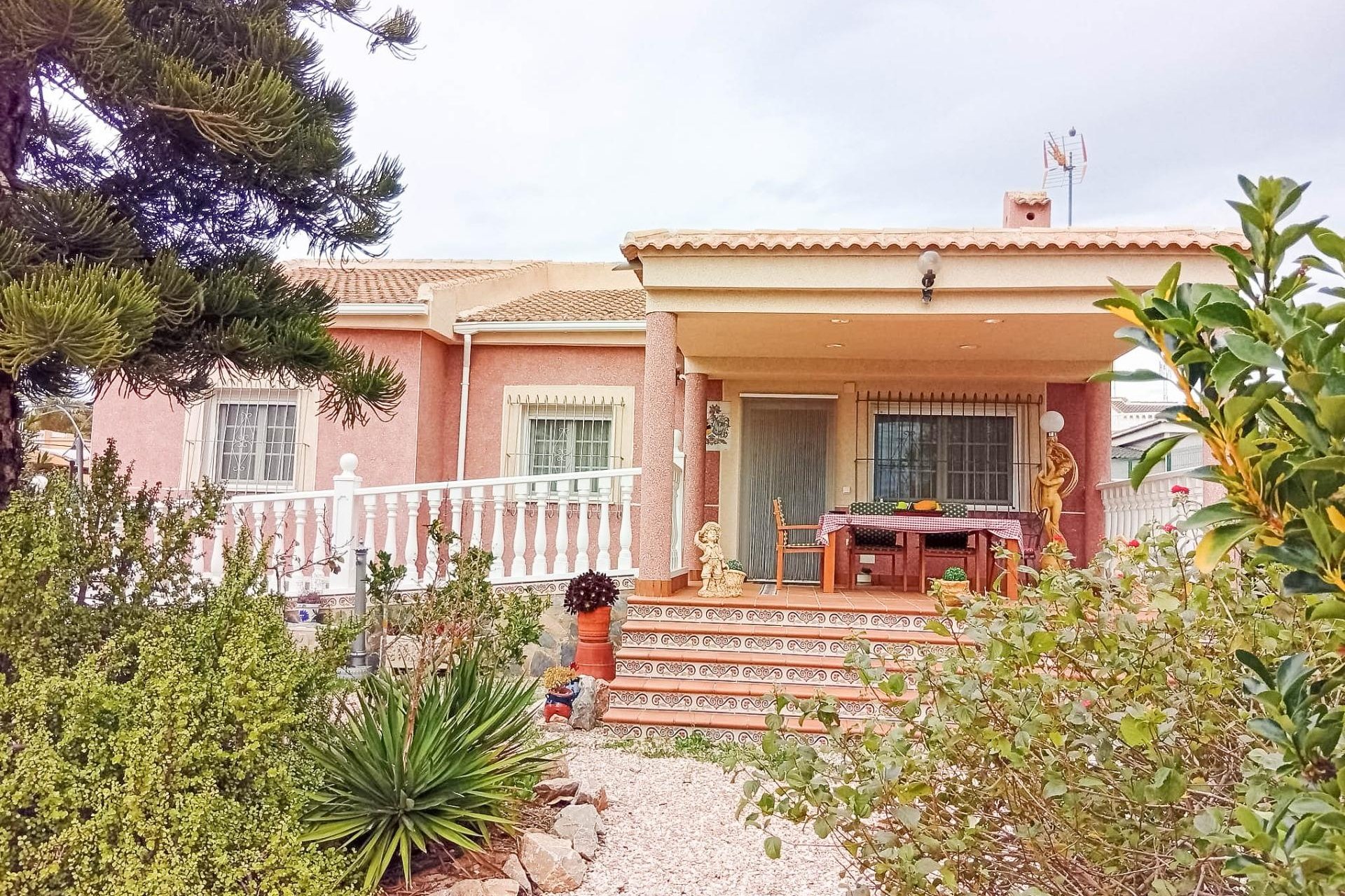 Segunda mano - Villa -
Torrevieja - La Siesta