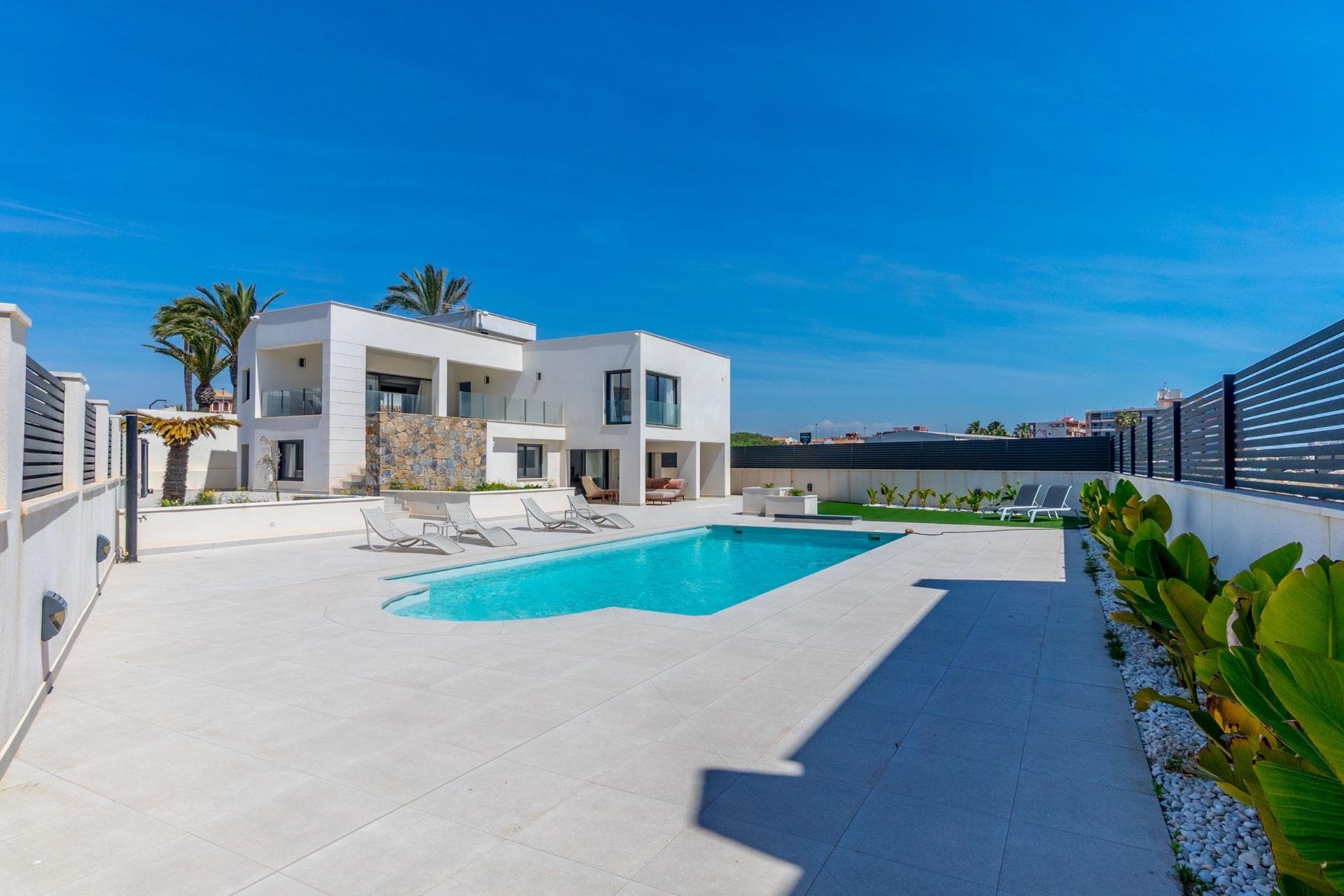 Segunda mano - Villa -
Torrevieja - La Veleta