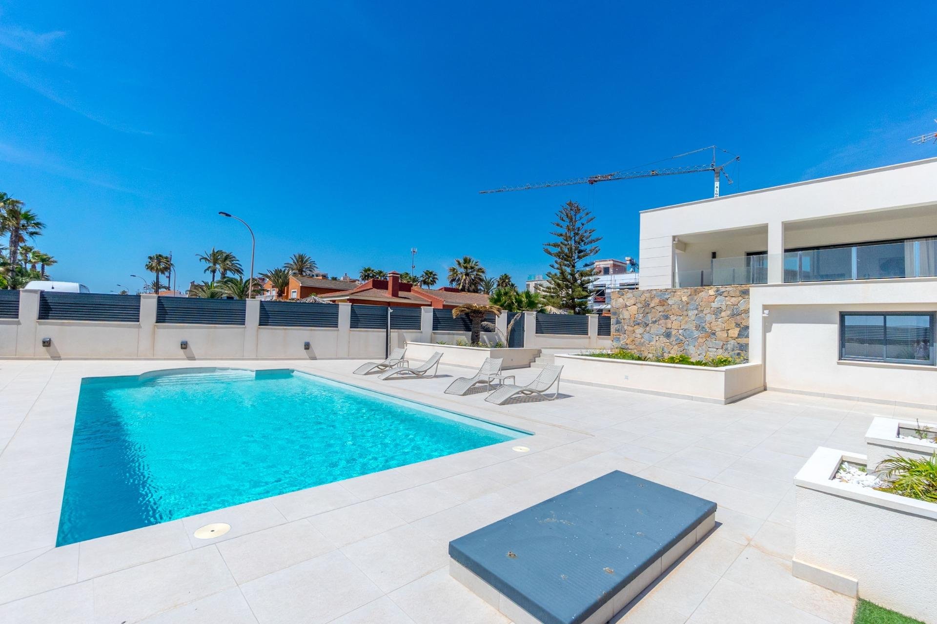 Segunda mano - Villa -
Torrevieja - La Veleta