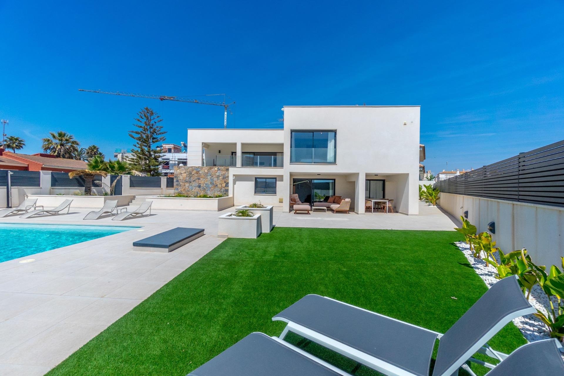 Segunda mano - Villa -
Torrevieja - La Veleta