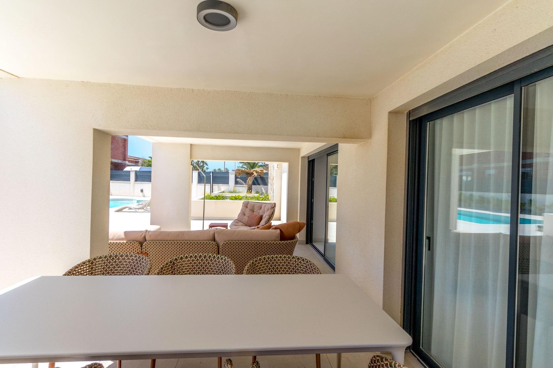 Segunda mano - Villa -
Torrevieja - La Veleta