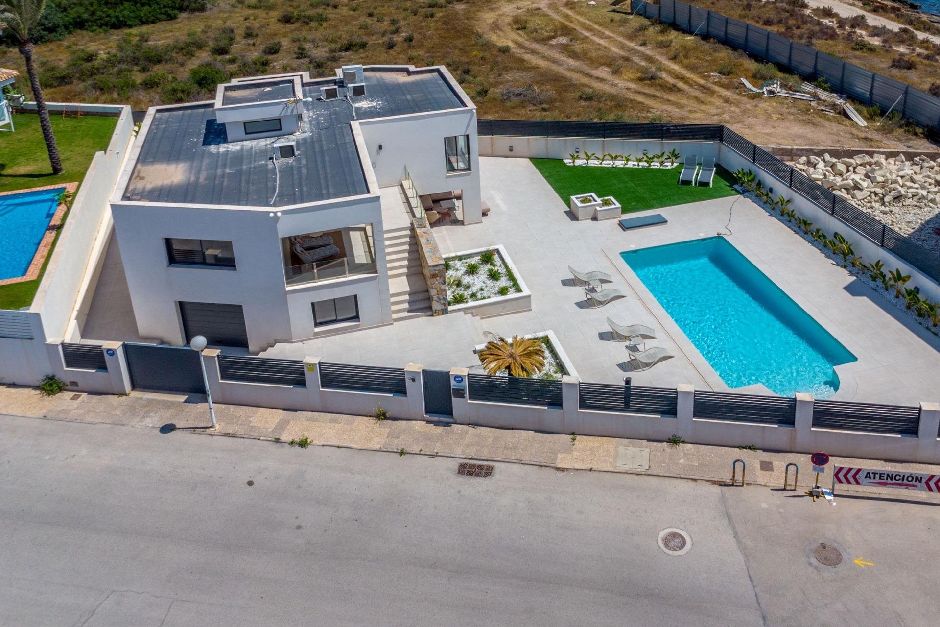 Segunda mano - Villa -
Torrevieja - La Veleta