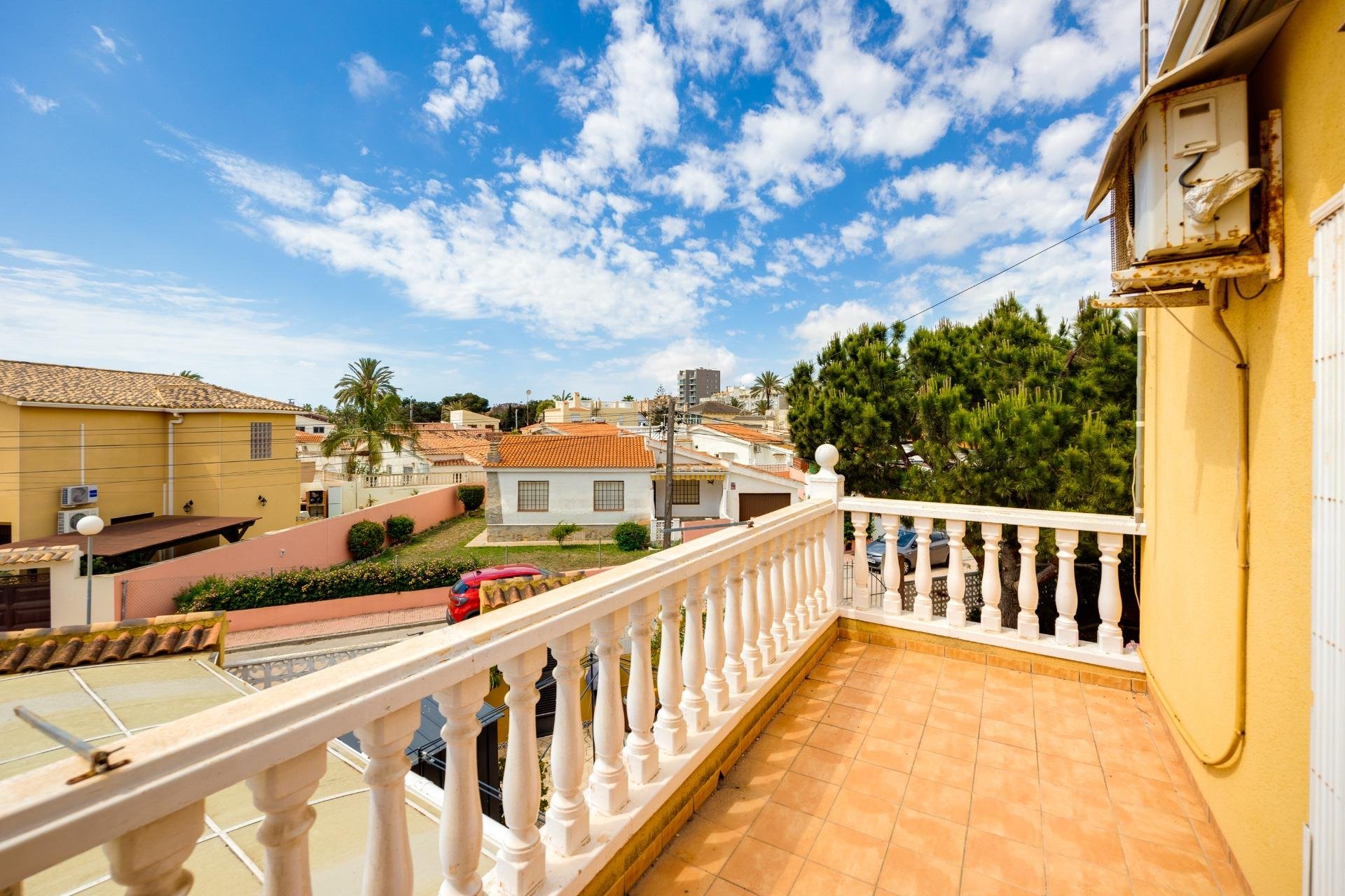Segunda mano - Villa -
Torrevieja - Los Angeles