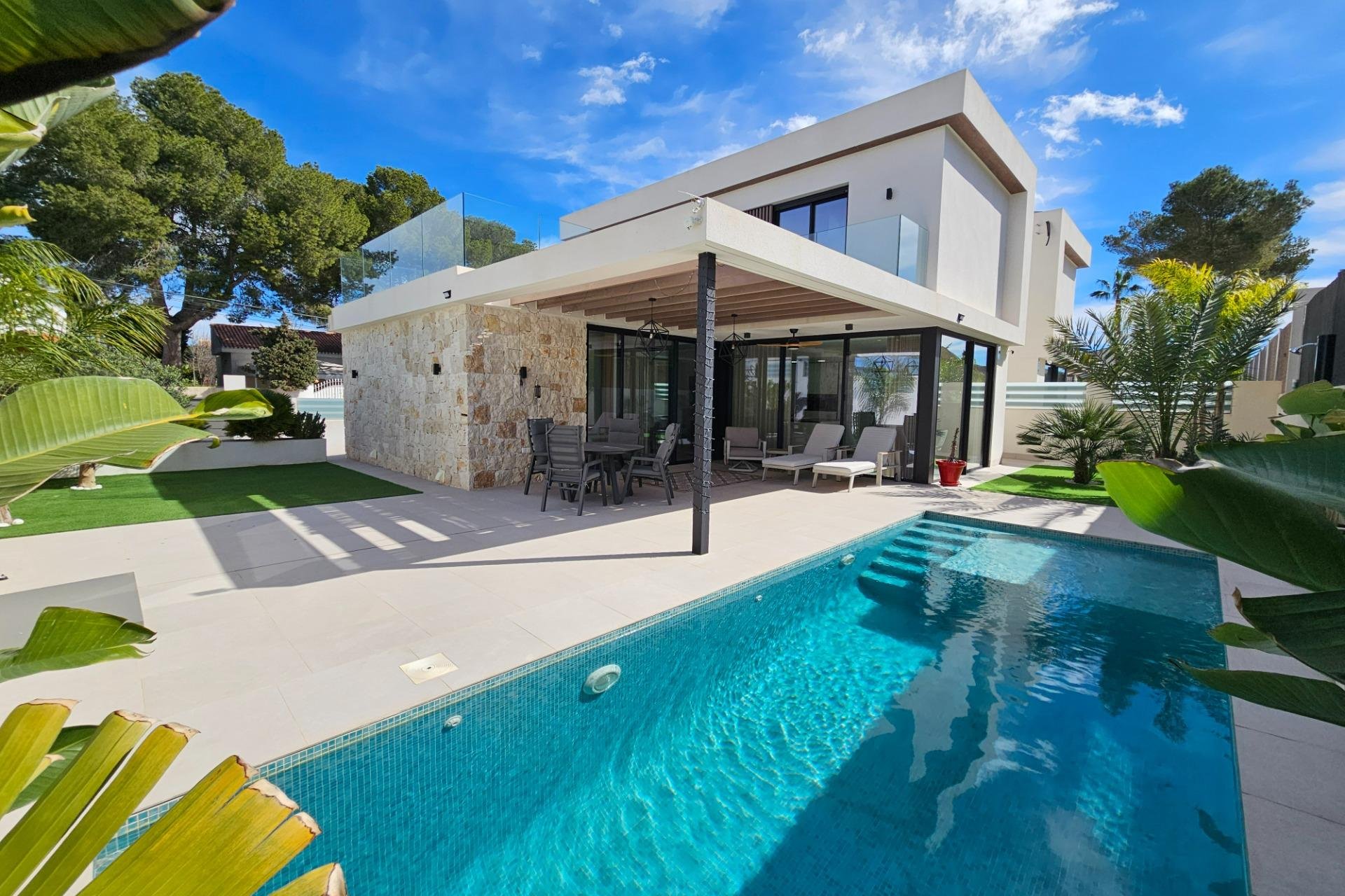 Segunda mano - Villa -
Torrevieja - Los Balcones