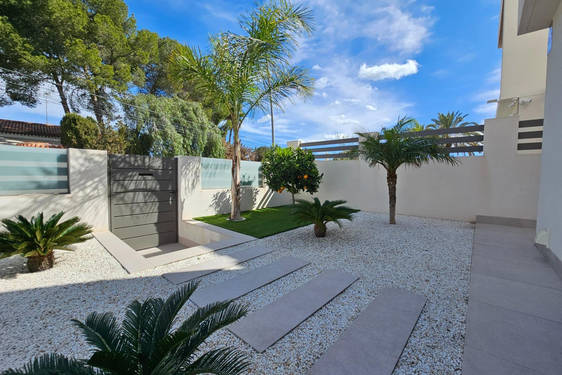 Segunda mano - Villa -
Torrevieja - Los Balcones