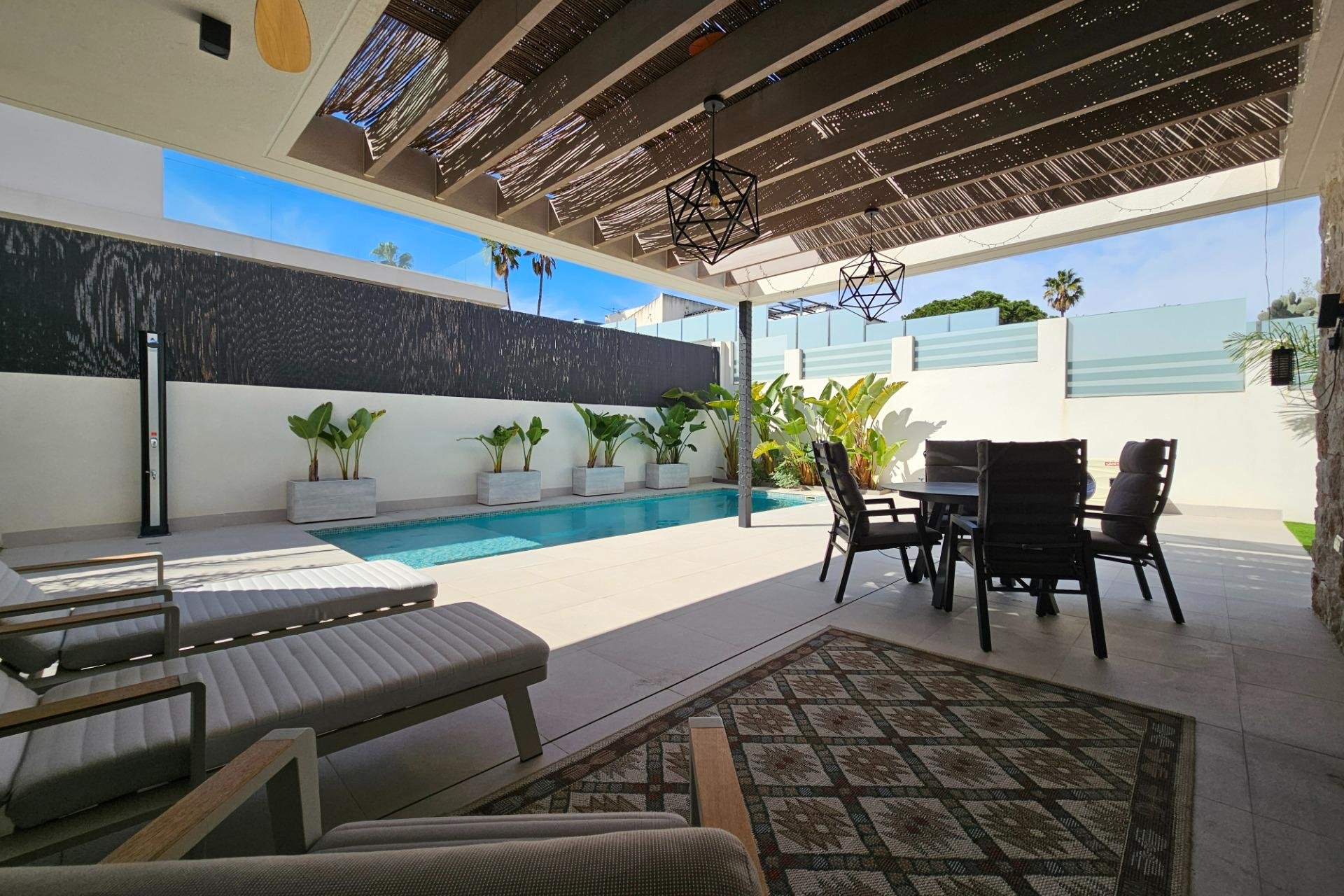 Segunda mano - Villa -
Torrevieja - Los Balcones