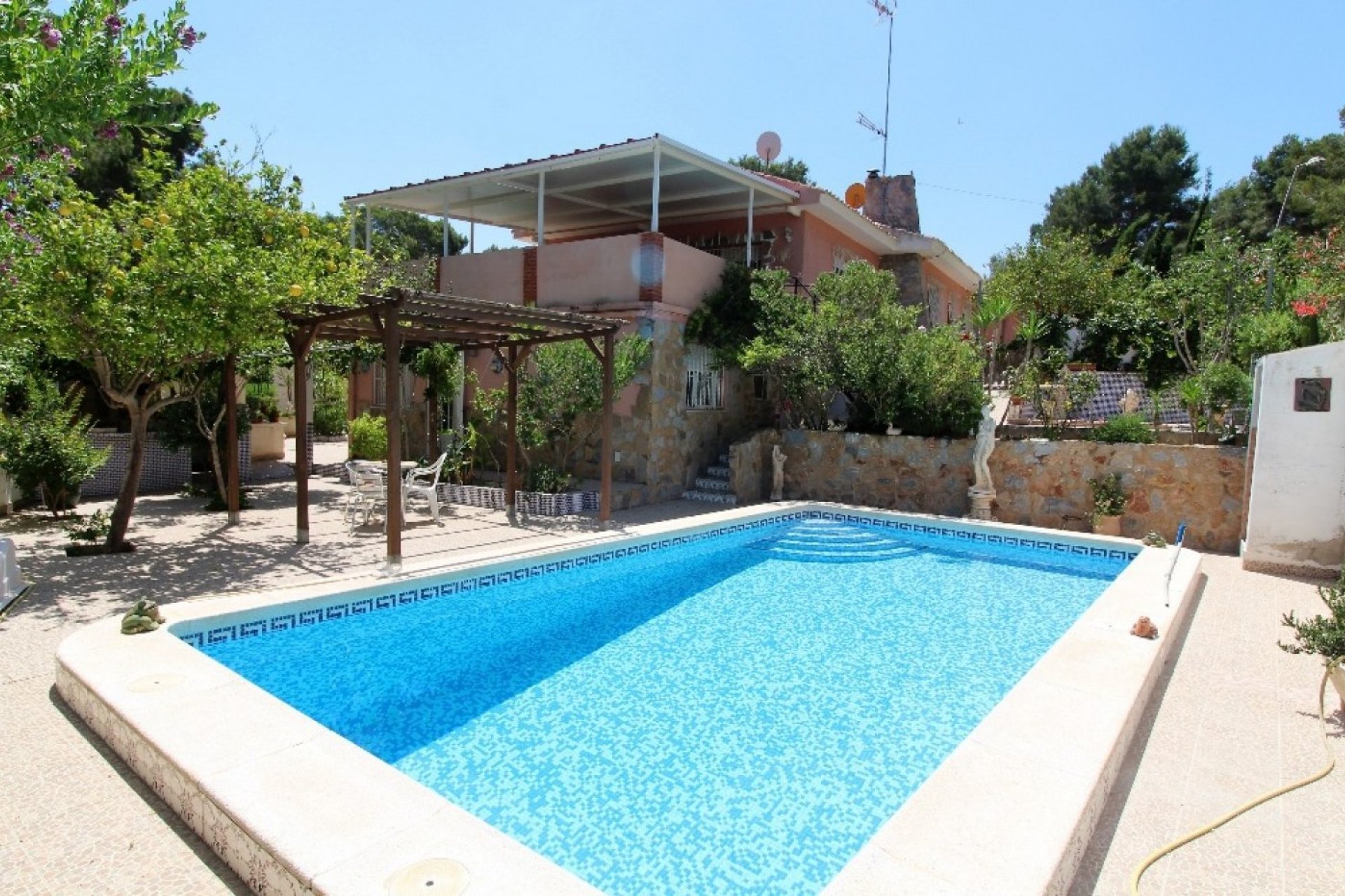 Segunda mano - Villa -
Torrevieja - Los Balcones