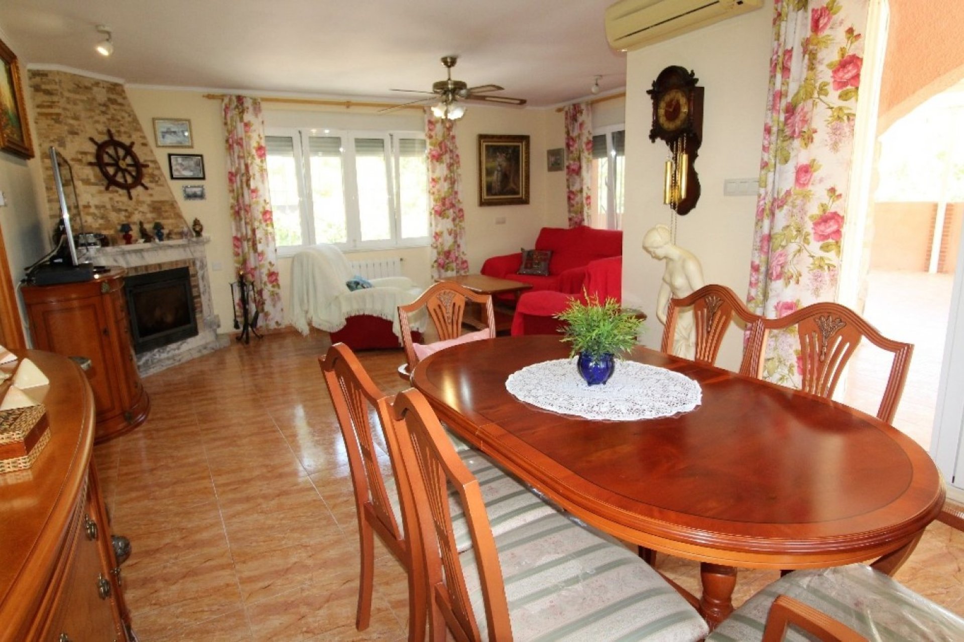 Segunda mano - Villa -
Torrevieja - Los Balcones