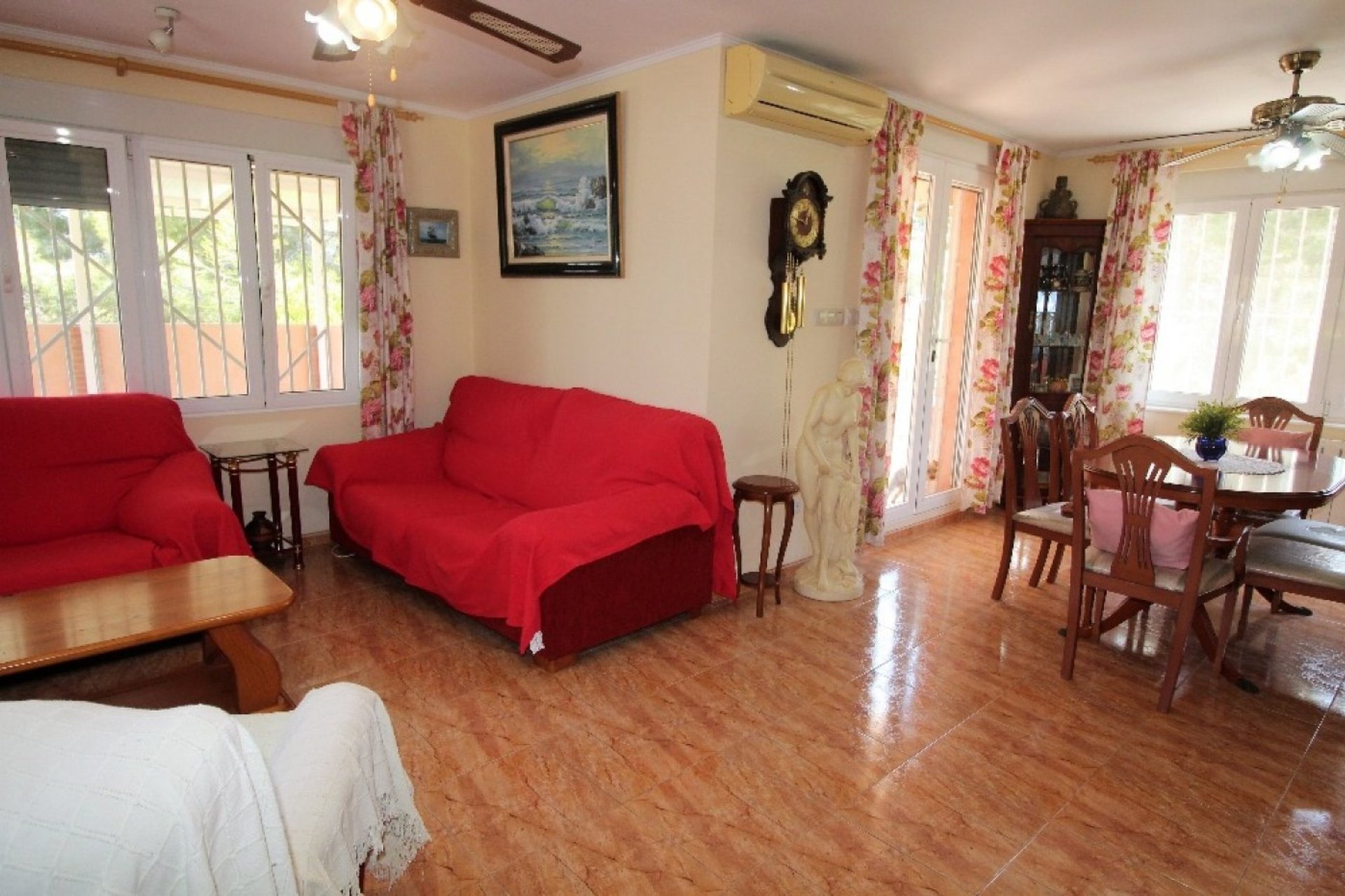 Segunda mano - Villa -
Torrevieja - Los Balcones