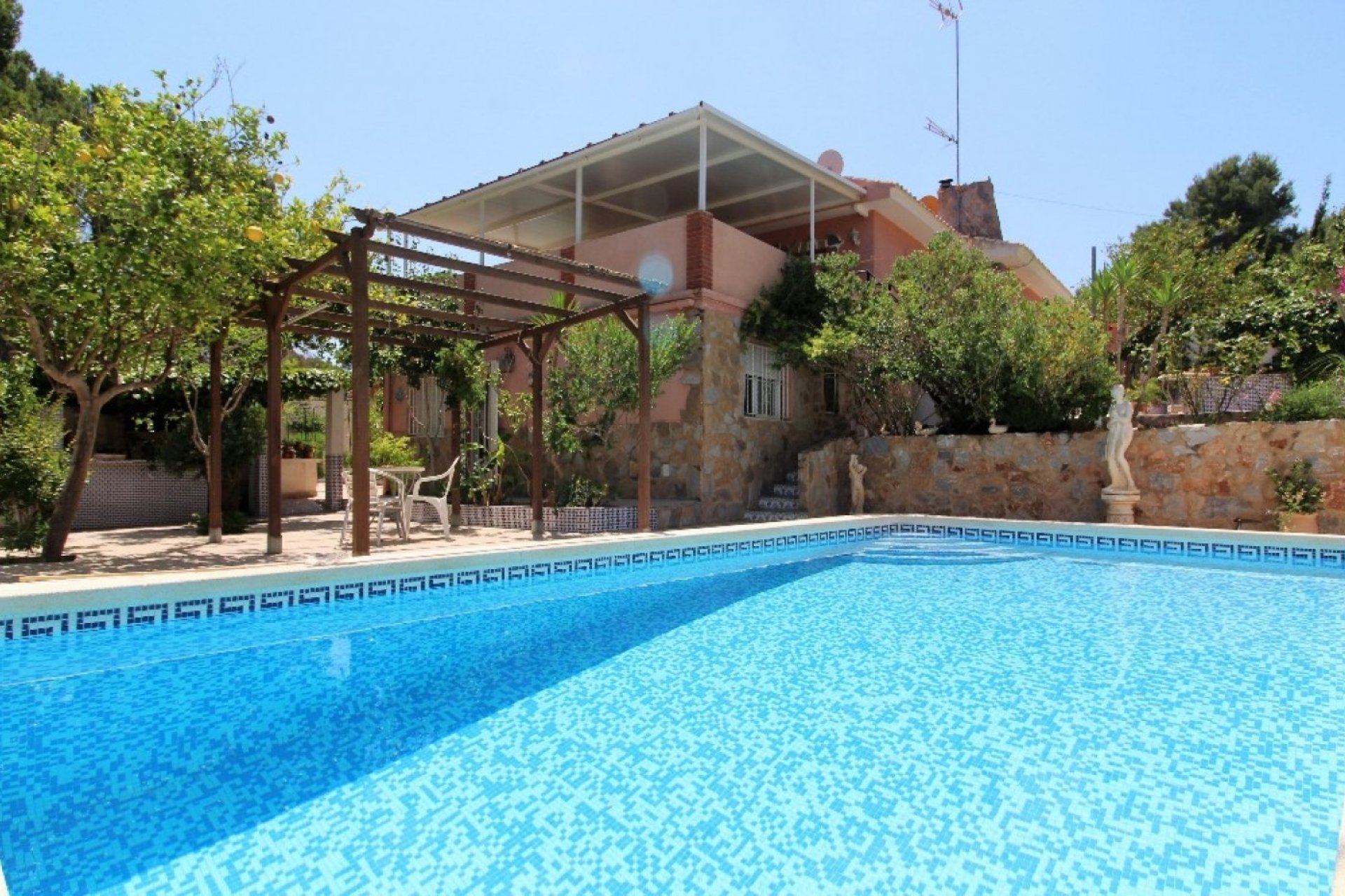 Segunda mano - Villa -
Torrevieja - Los Balcones