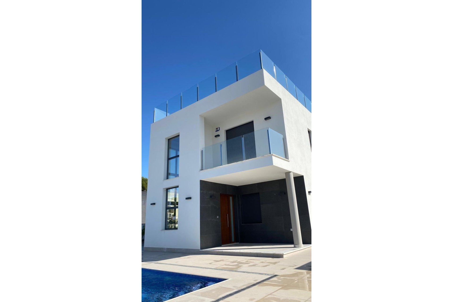 Segunda mano - Villa -
Torrevieja - Los Balcones