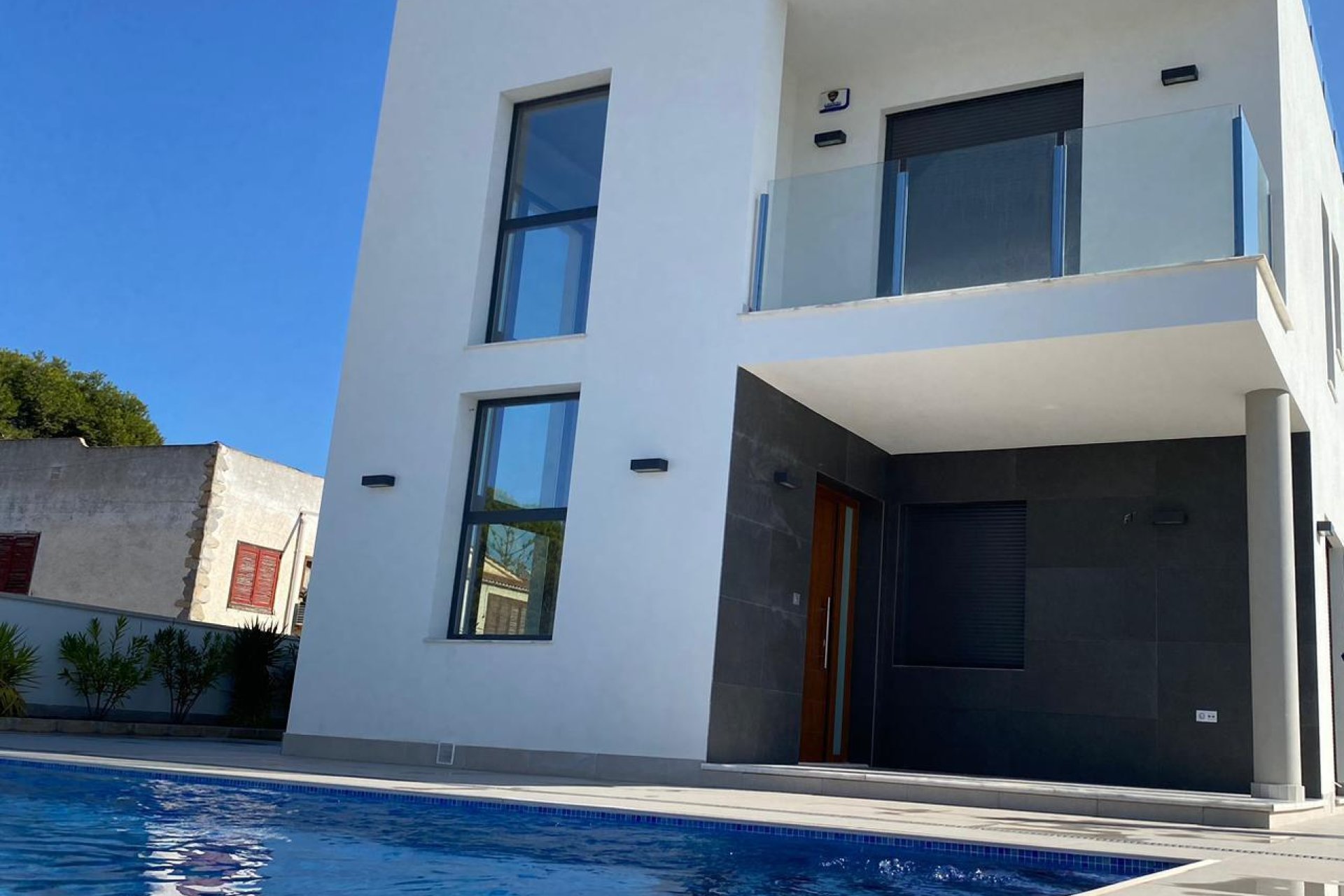 Segunda mano - Villa -
Torrevieja - Los Balcones