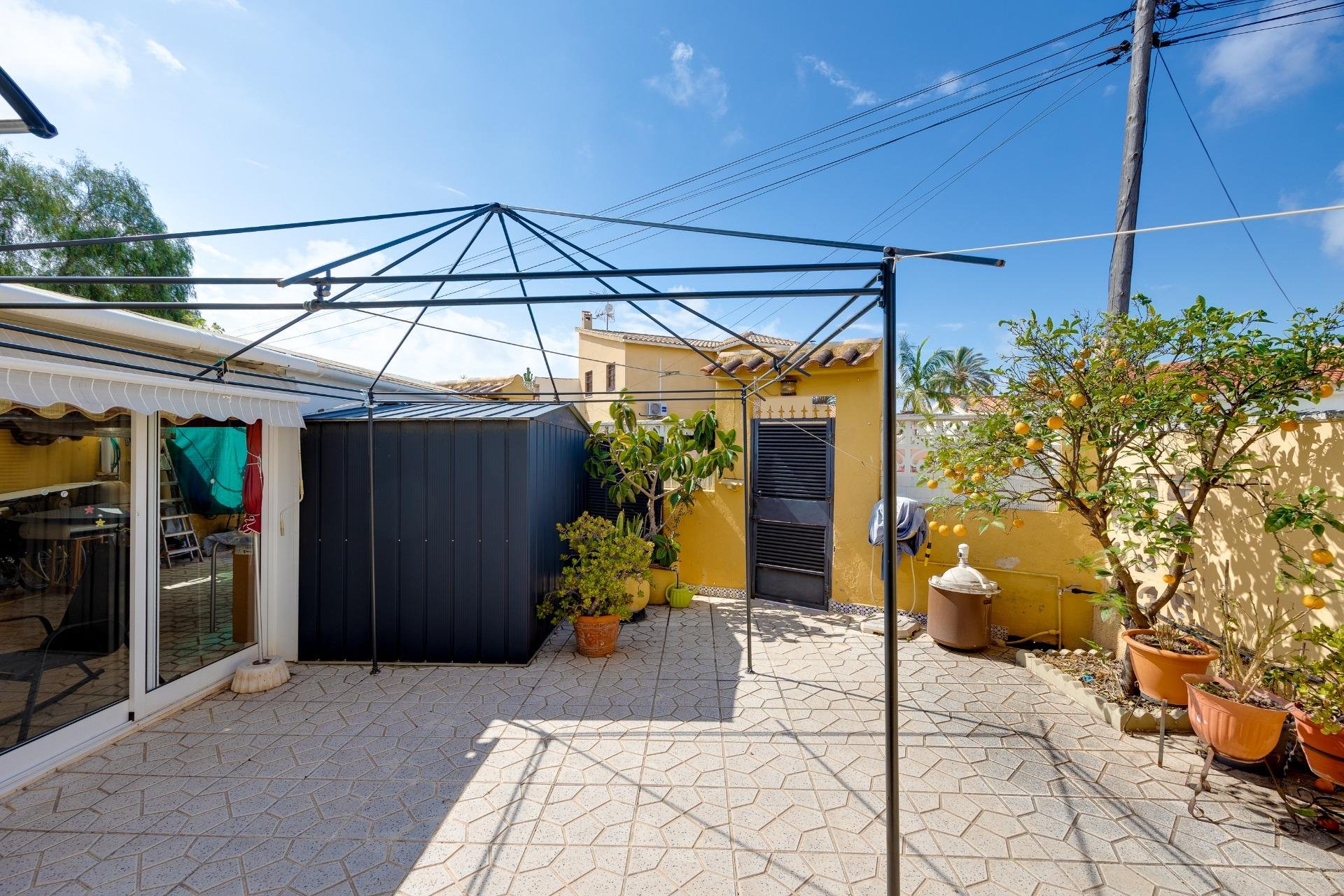 Segunda mano - Villa -
Torrevieja - Playa de los Locos