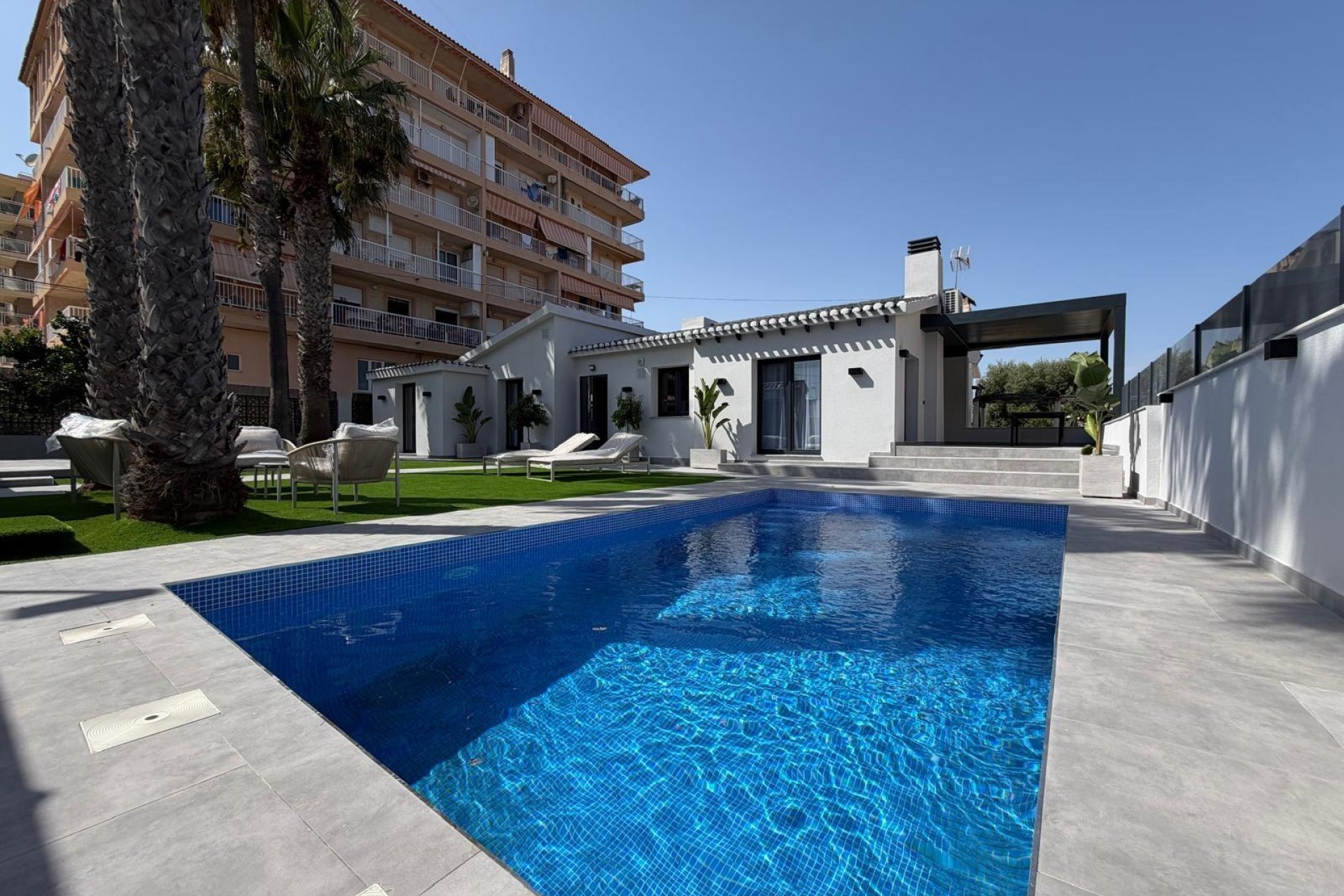 Segunda mano - Villa -
Torrevieja - Punta Prima