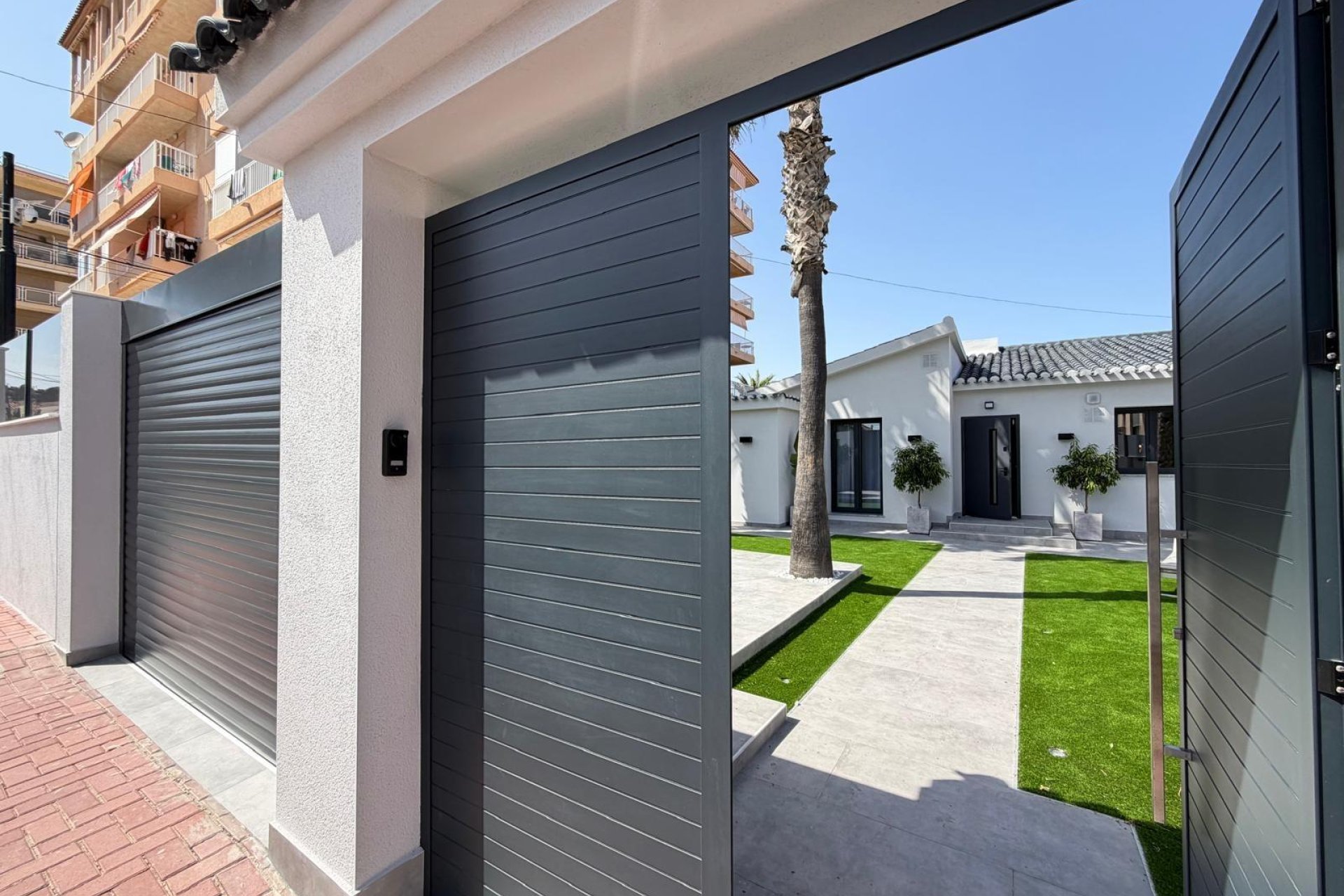 Segunda mano - Villa -
Torrevieja - Punta Prima