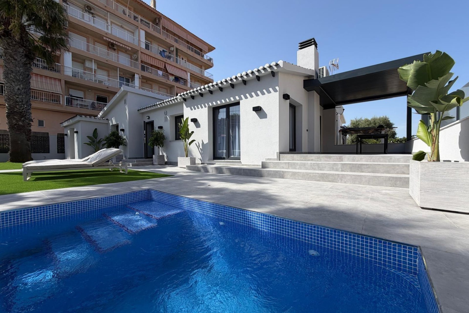 Segunda mano - Villa -
Torrevieja - Punta Prima