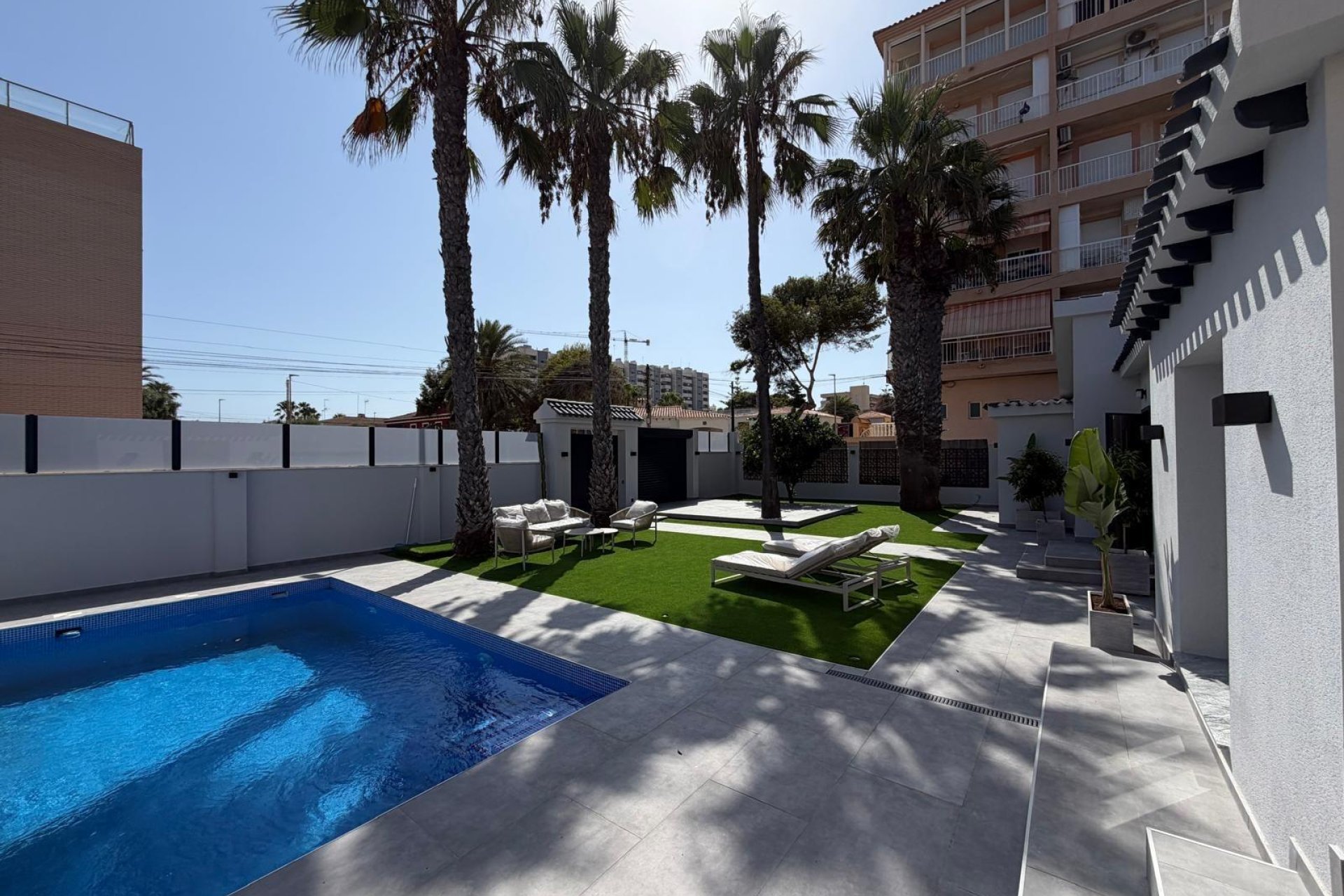 Segunda mano - Villa -
Torrevieja - Punta Prima