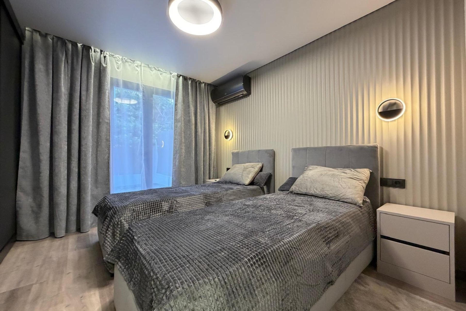 Segunda mano - Villa -
Torrevieja - Punta Prima