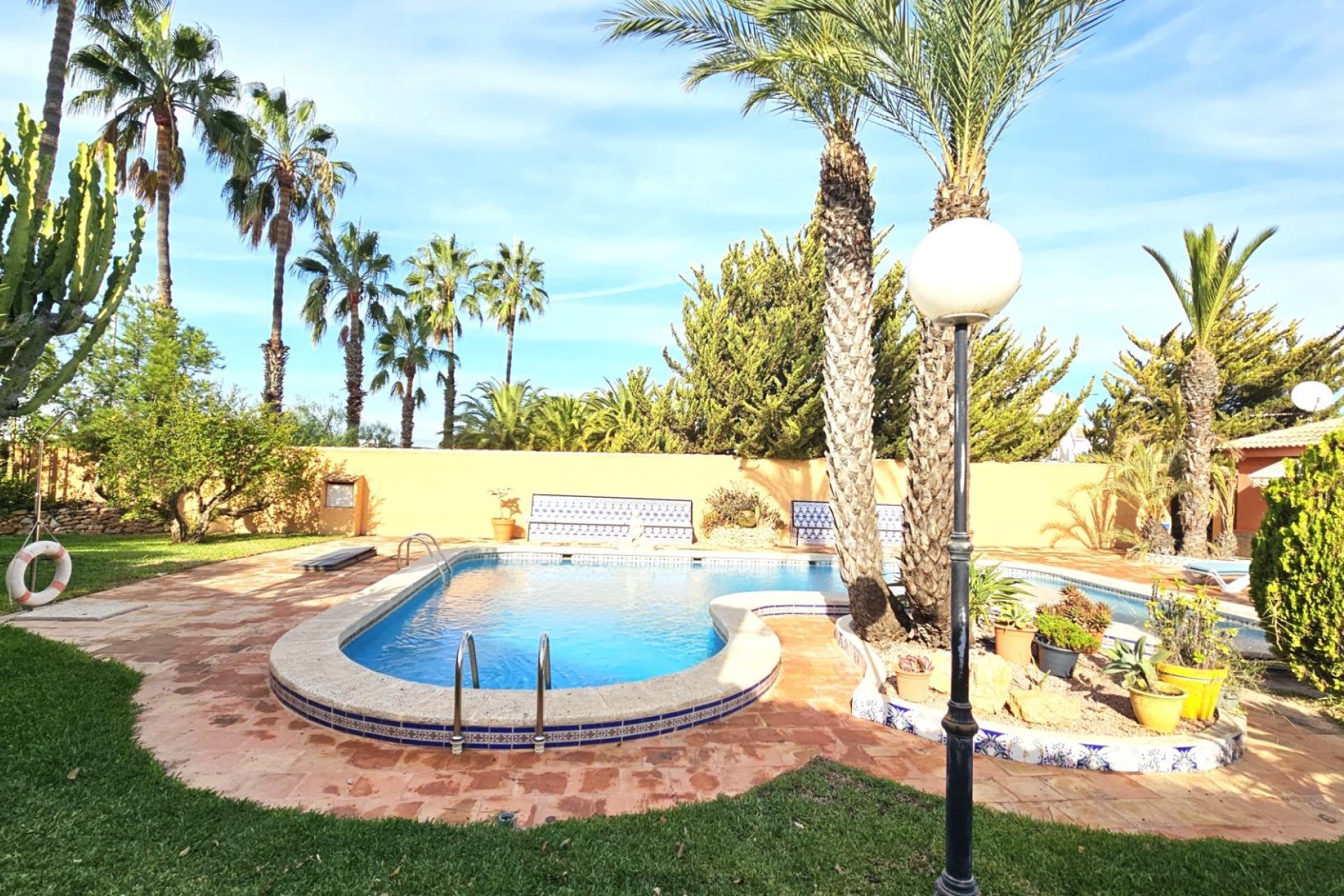 Segunda mano - Villa -
Torrevieja - San Luis