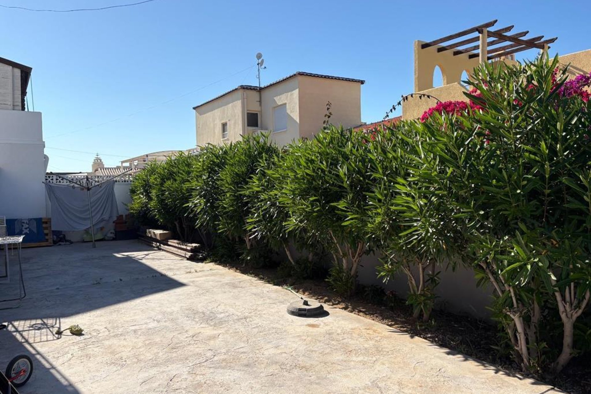 Segunda mano - Villa -
Torrevieja - Torreta Florida