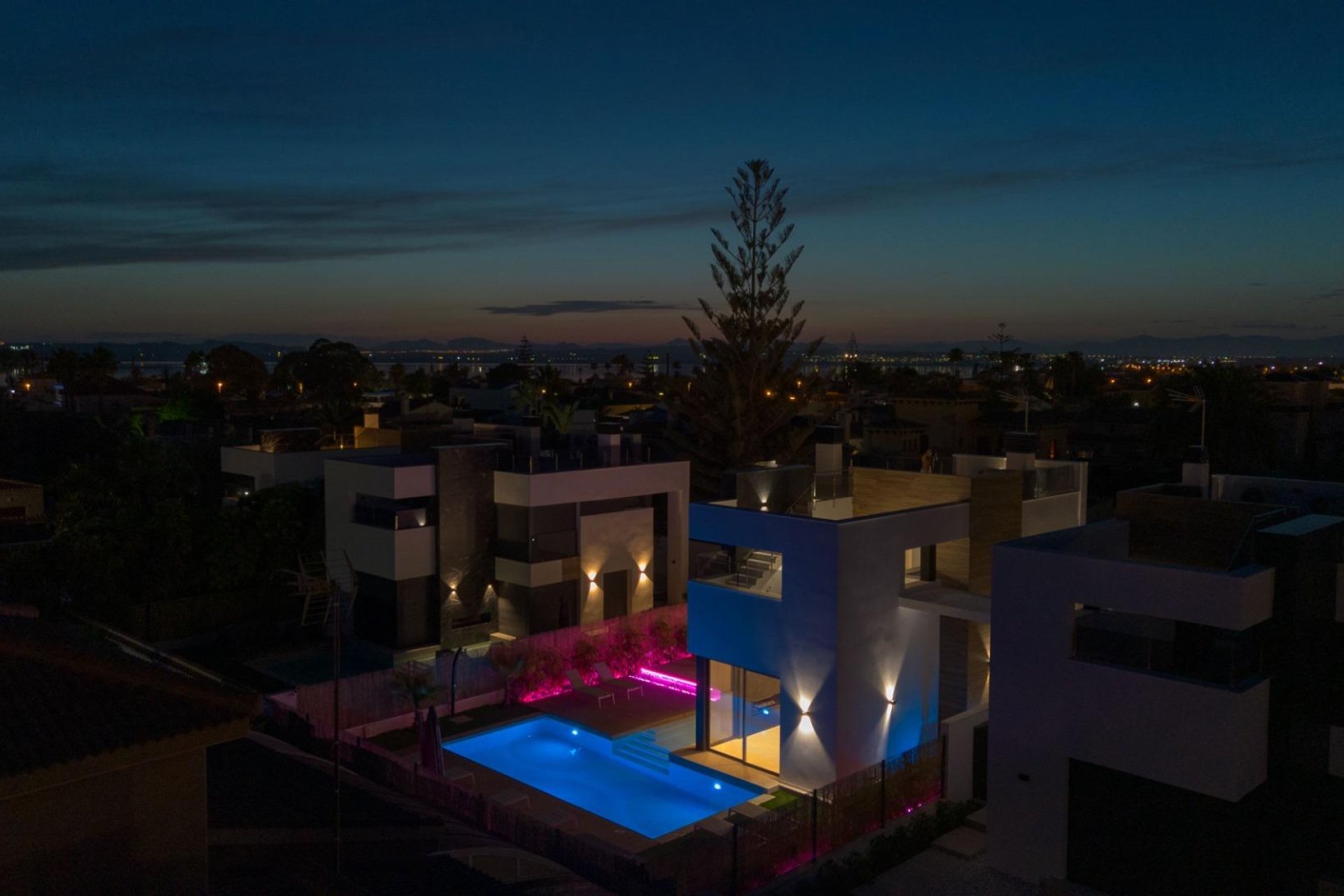 Segunda mano - Villa -
Torrevieja - Torreta Florida